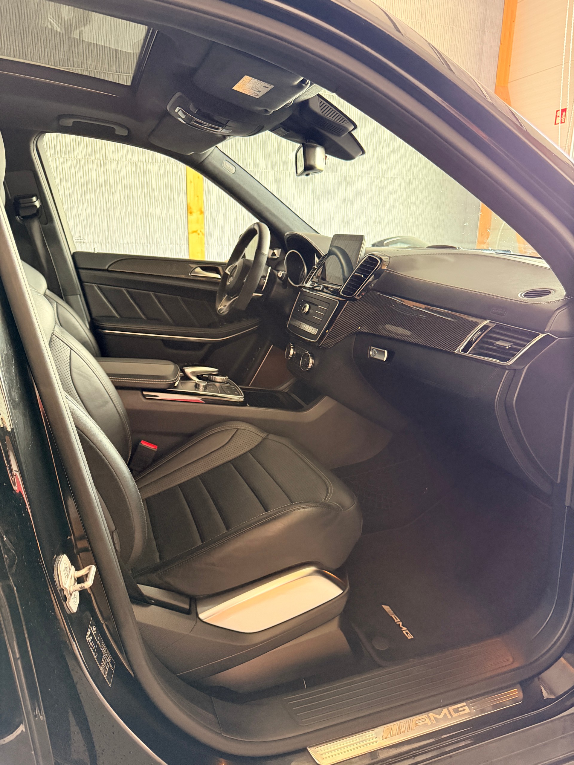 MERCEDES-BENZ GLS 63 AMG 4Matic Speedshift Plus 7G-Tronic-image-12
