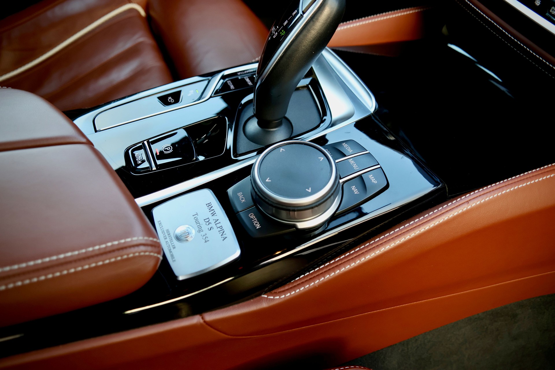 BMW-ALPINA D5 S Touring xDrive Switch-Tronic-image-9