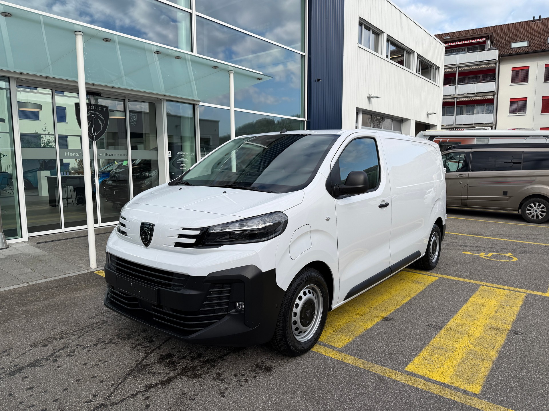 PEUGEOT Expert 75 KWh Standard-image-7
