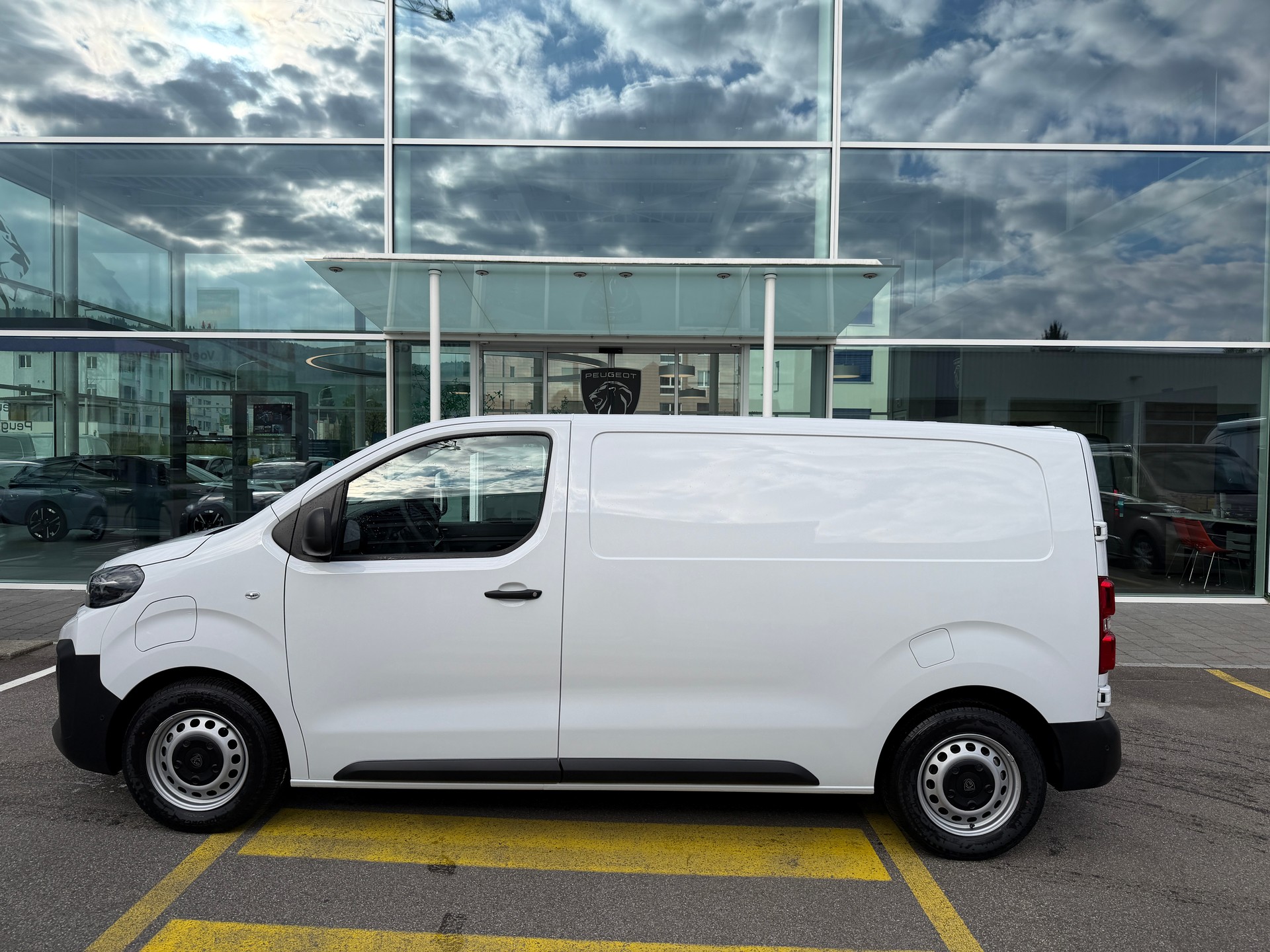 PEUGEOT Expert 75 KWh Standard-image-0