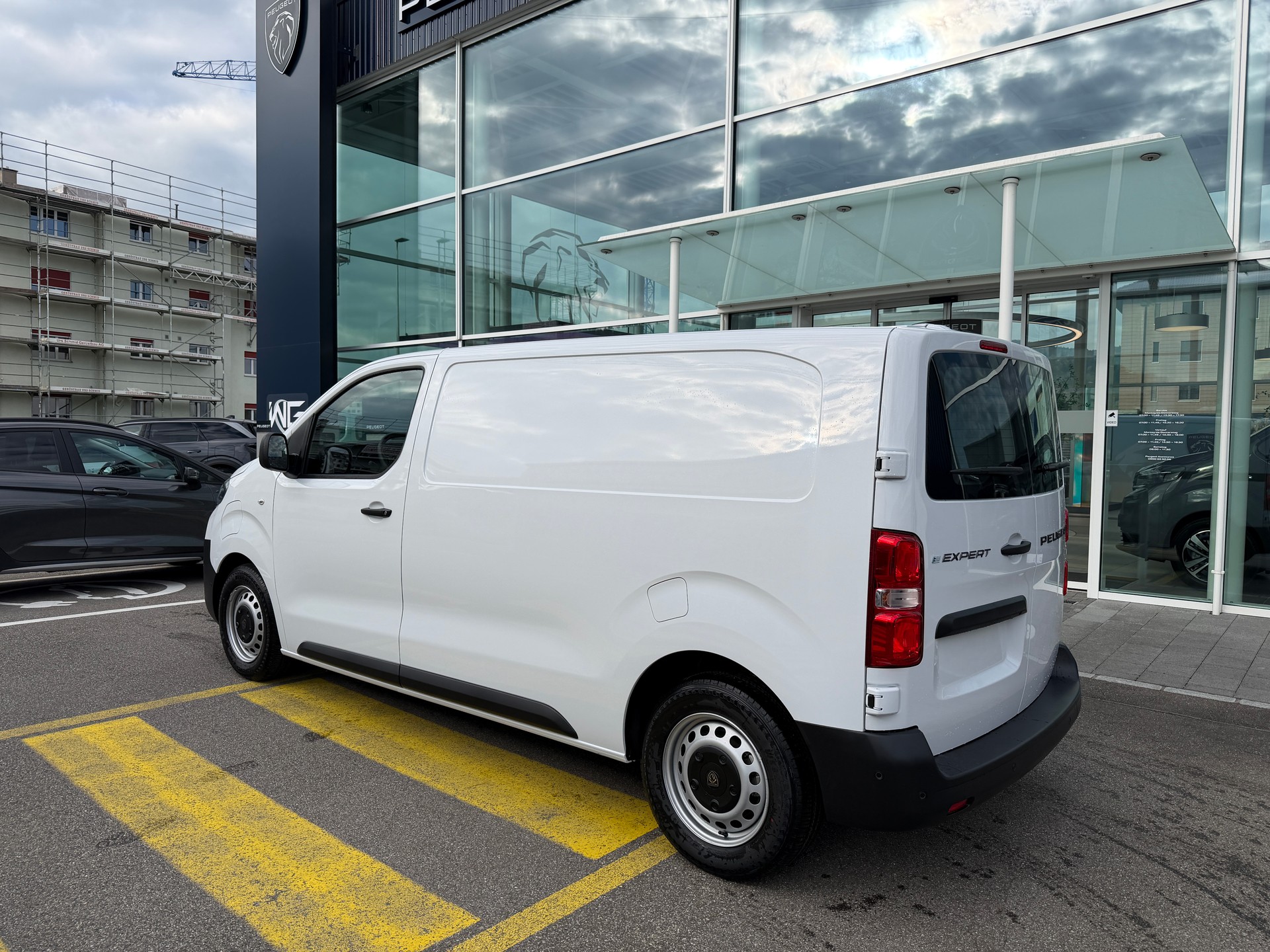 PEUGEOT Expert 75 KWh Standard-image-1