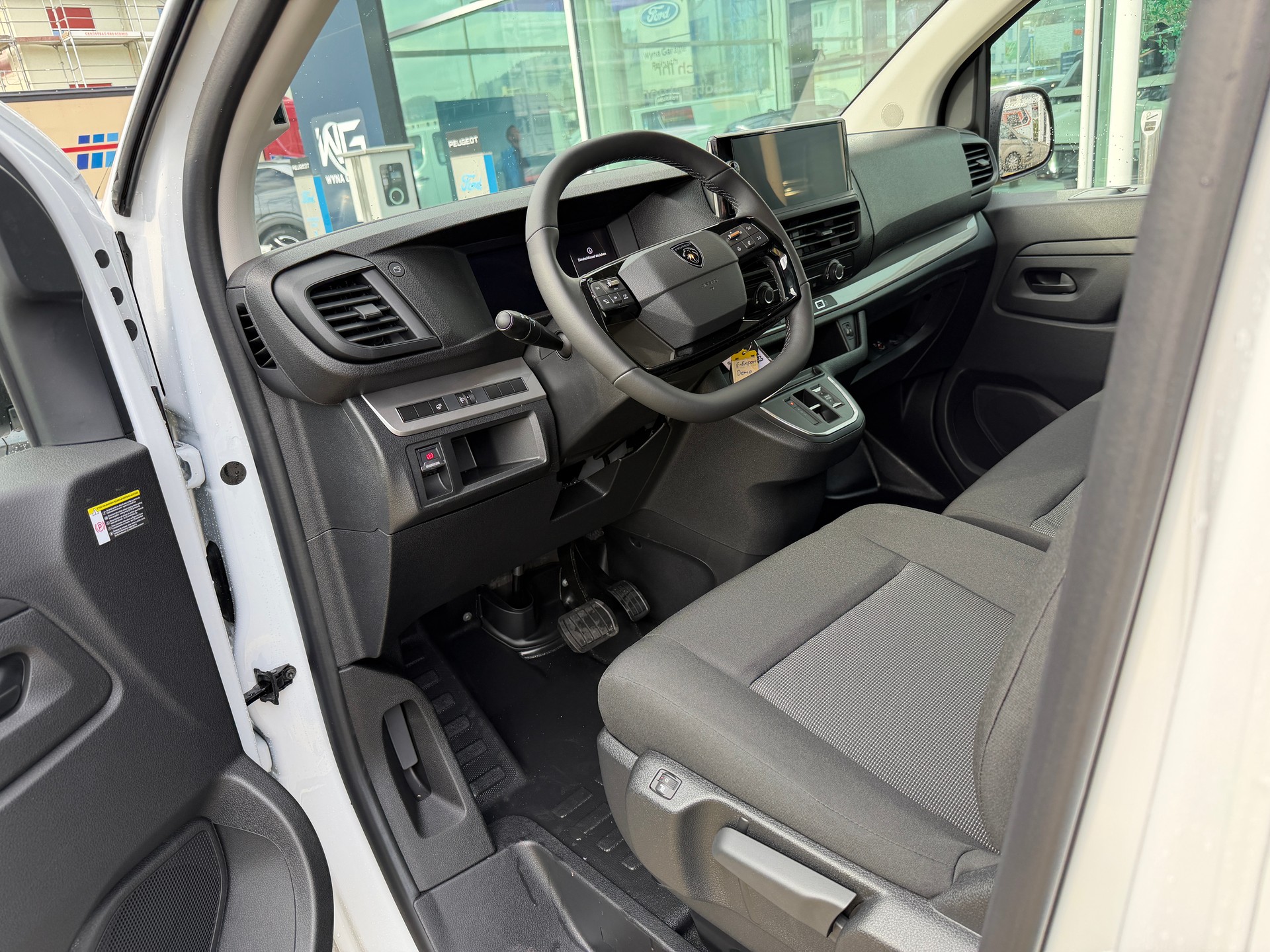 PEUGEOT Expert 75 KWh Standard-image-9