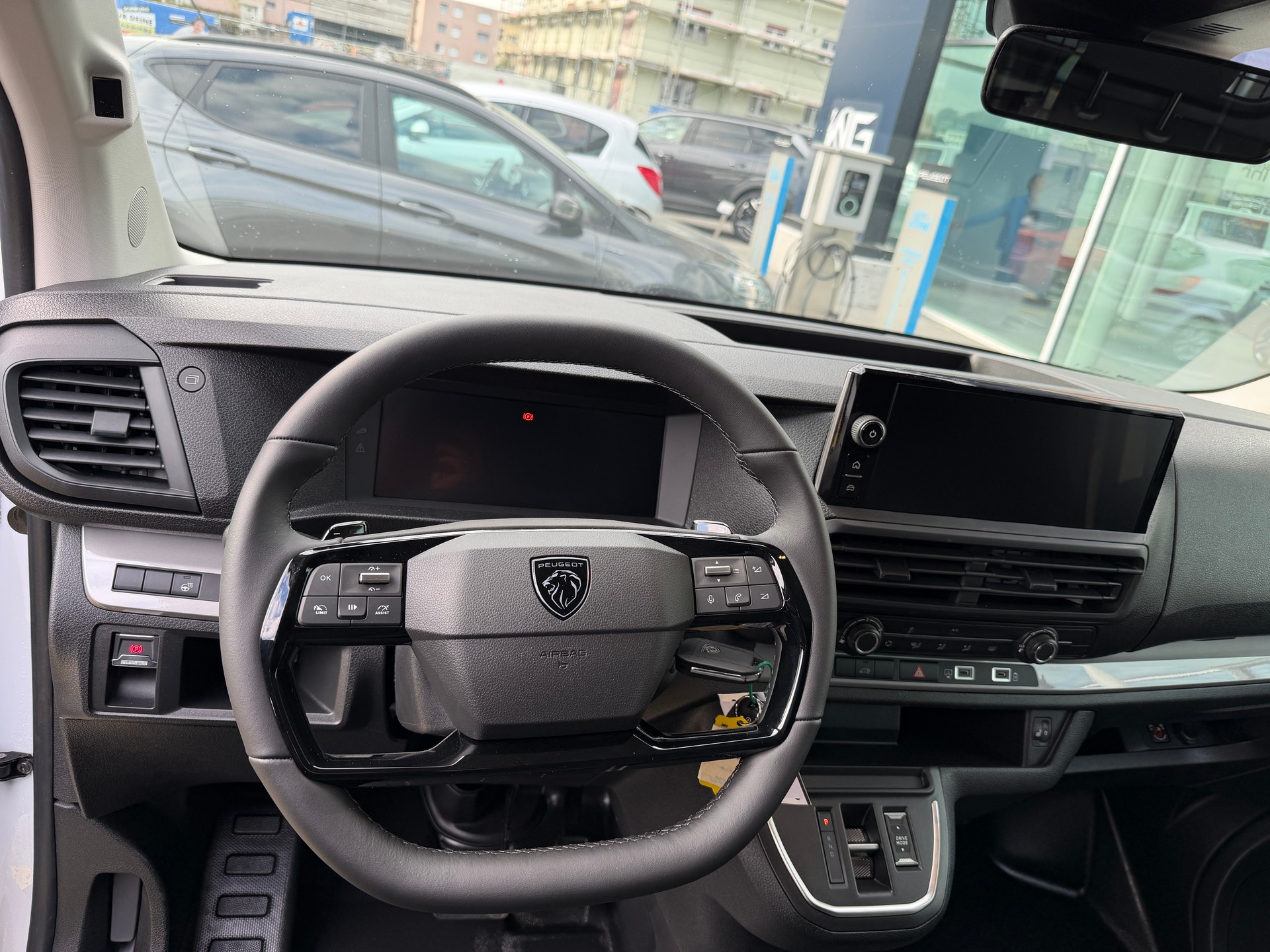 PEUGEOT Expert 75 KWh Standard-image-8