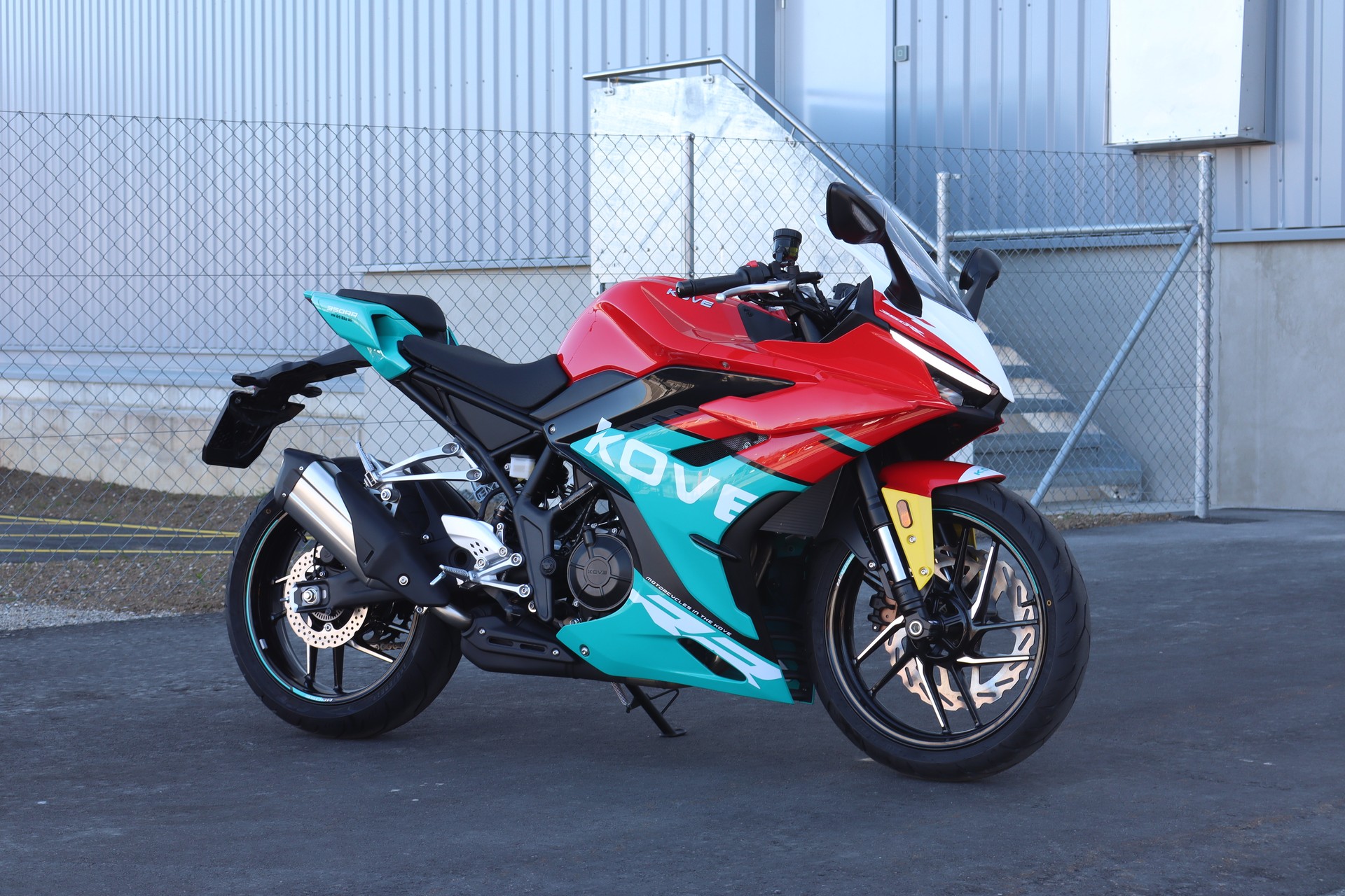 KOVE 350RR JEREZ ABS / TCS-showroom-element-1