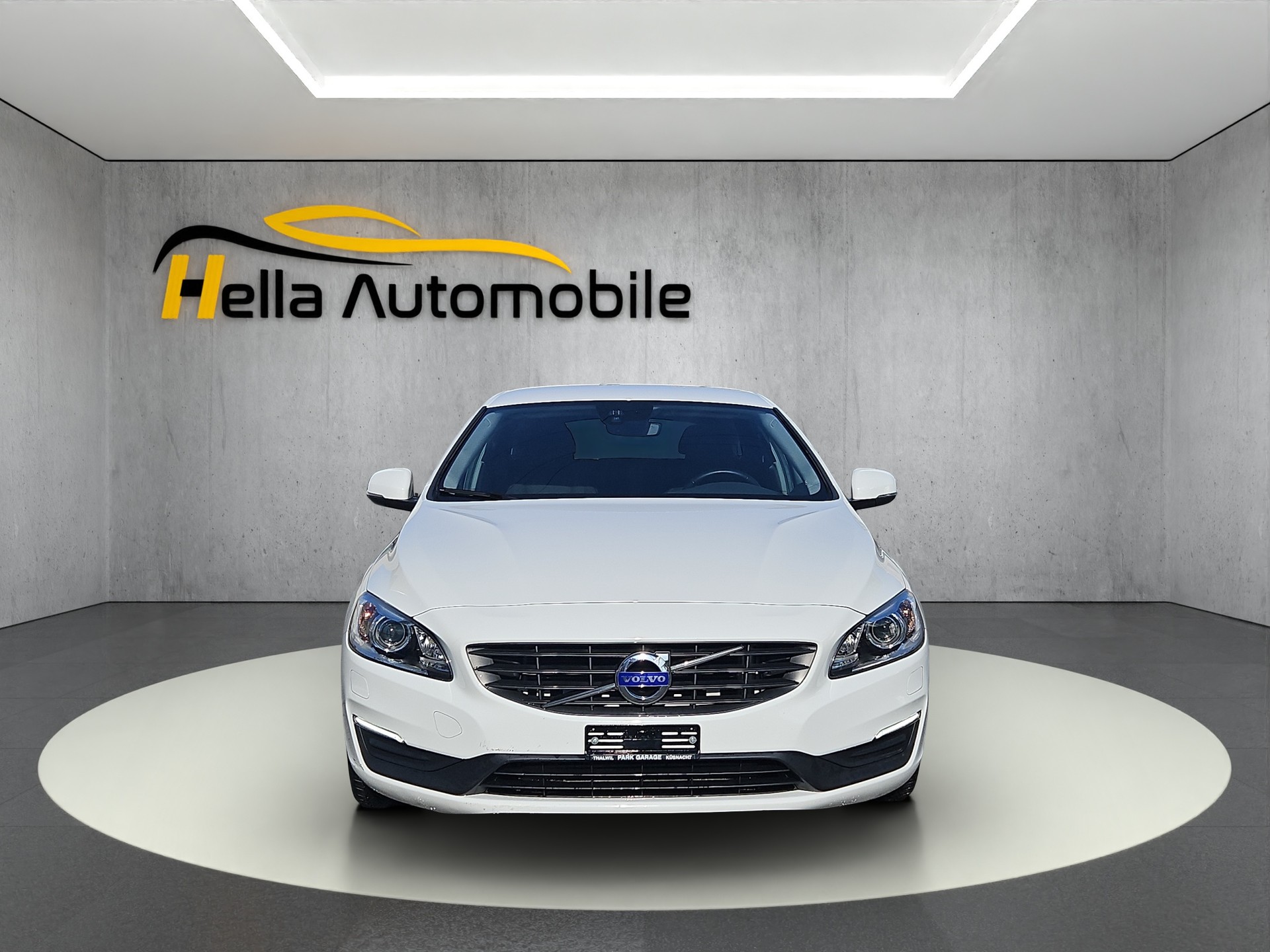 VOLVO V60 D2 Kinetic Geartronic-image-1