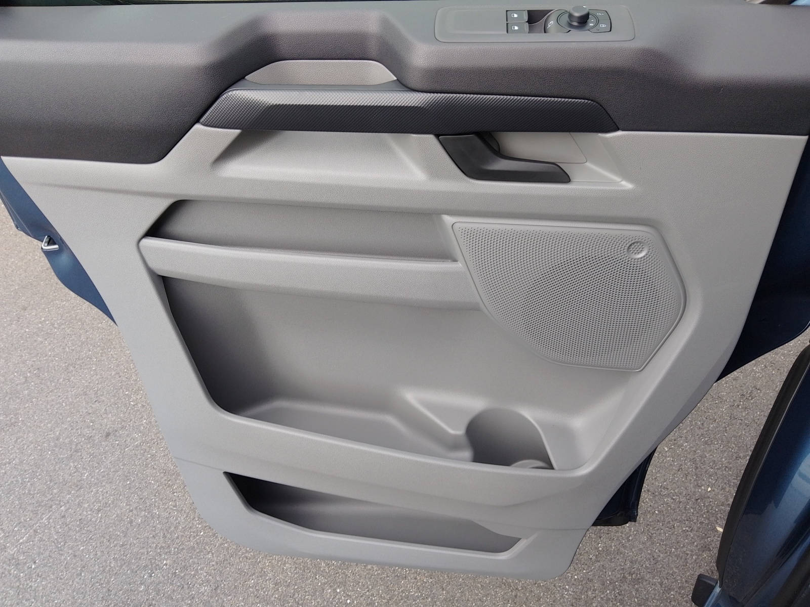 FORD Transit Custom Kombi 320 L2 2.0 EcoBlue 136 Trend L2-image-11