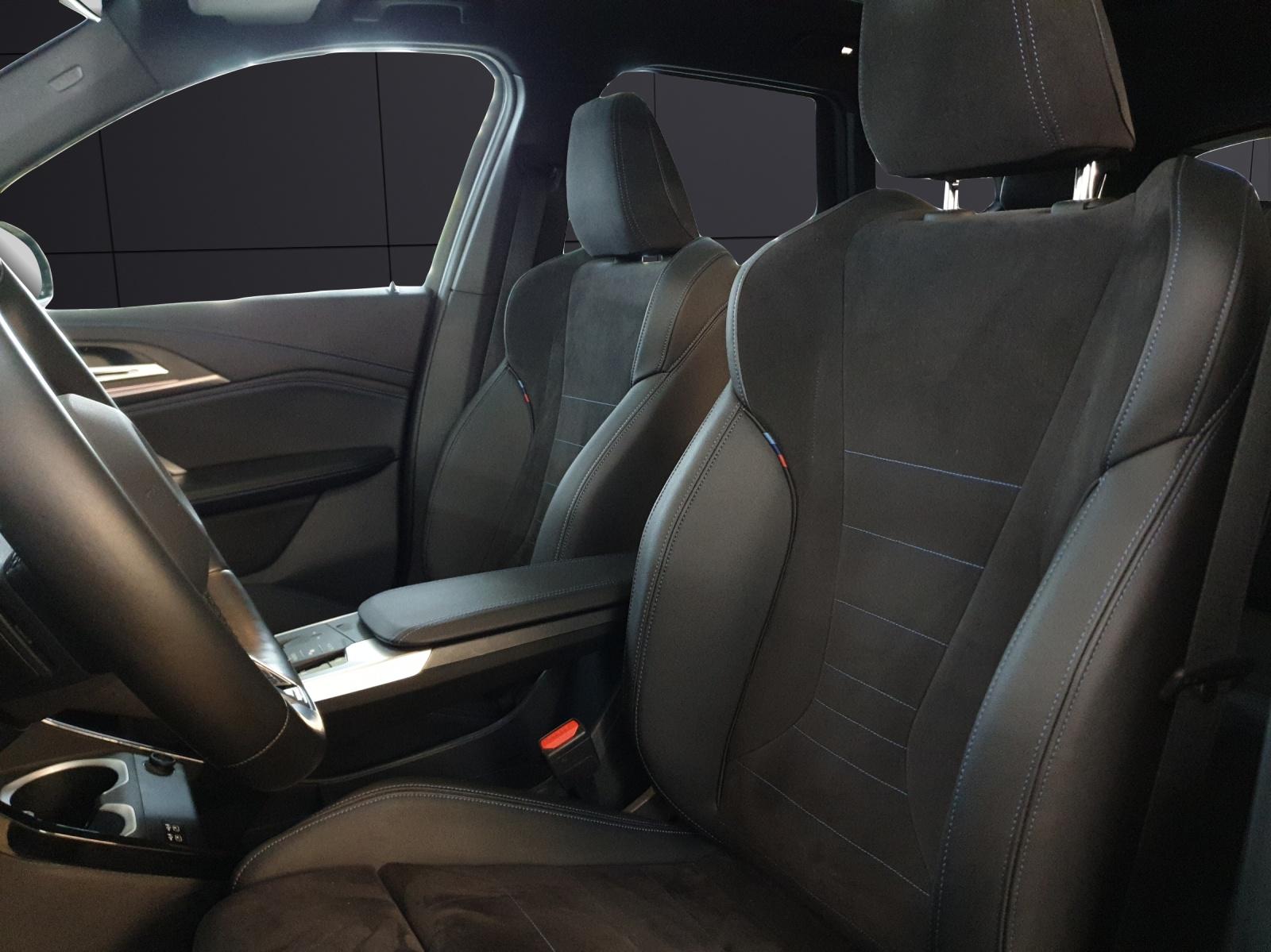 BMW X1 30e xDrive paddles-image-10