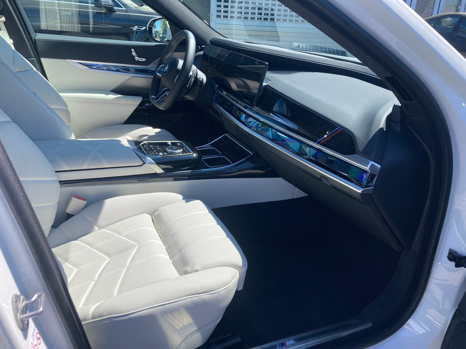 BMW 740d xDrive 48V M Sport Pro Steptronic (CH)-image-9