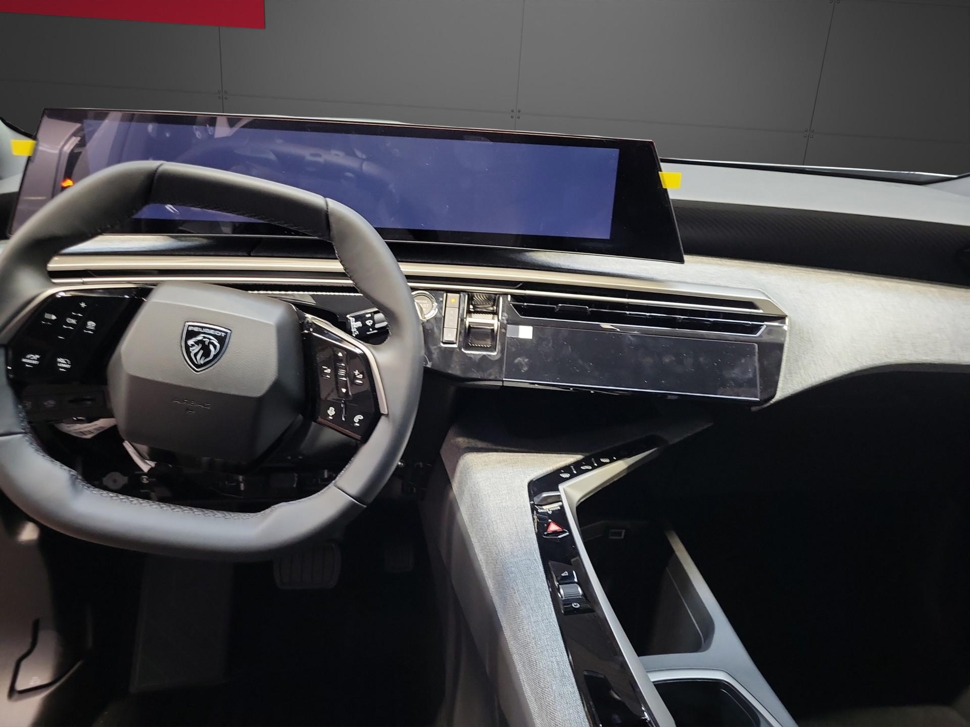 PEUGEOT 3008 1.6 PHEV Allure-image-6