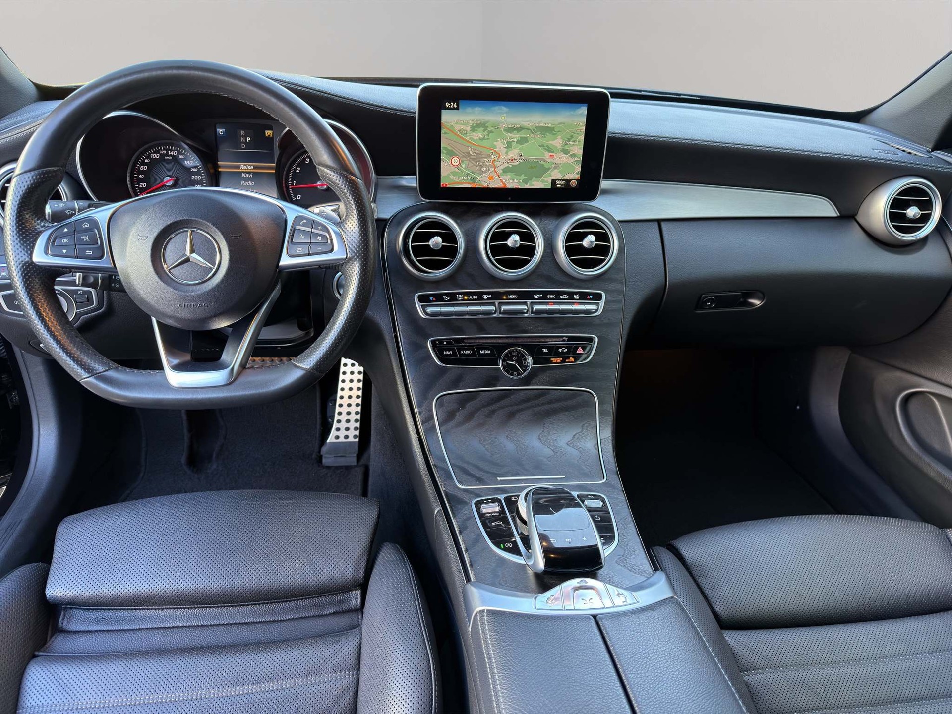 MERCEDES-BENZ C 200 AMG Line 4matic Cabriolet-image-9