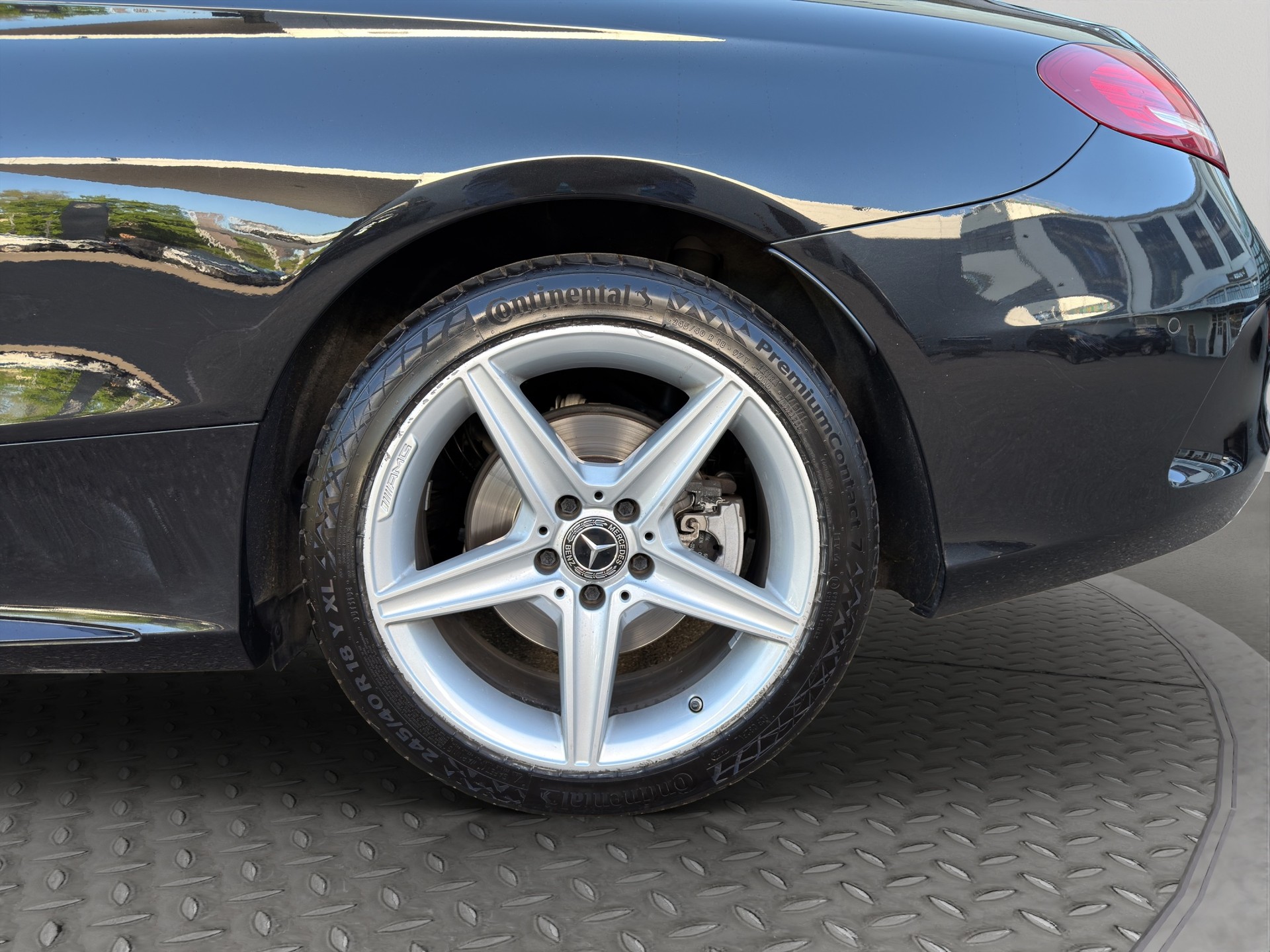 MERCEDES-BENZ C 200 AMG Line 4matic Cabriolet-image-5