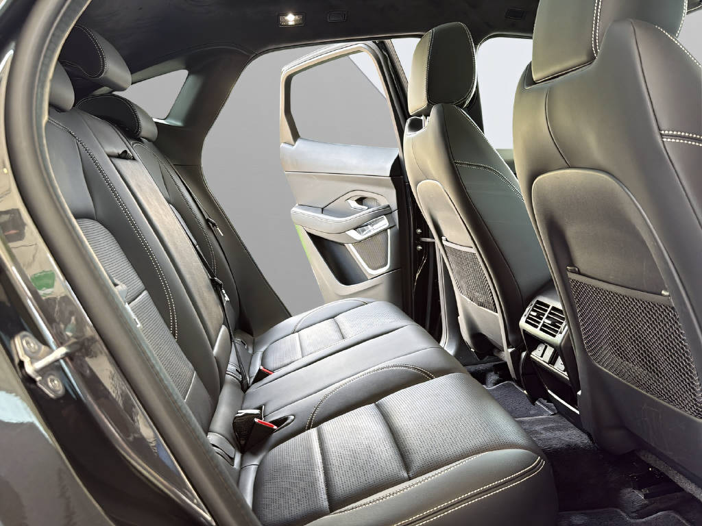 JAGUAR E-Pace 2.0 P300 AWD Sport-image-13