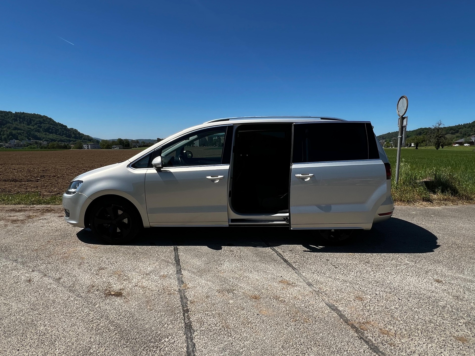 VW Sharan 2.0 TDI BlueMotion Technology Trendline-image-8