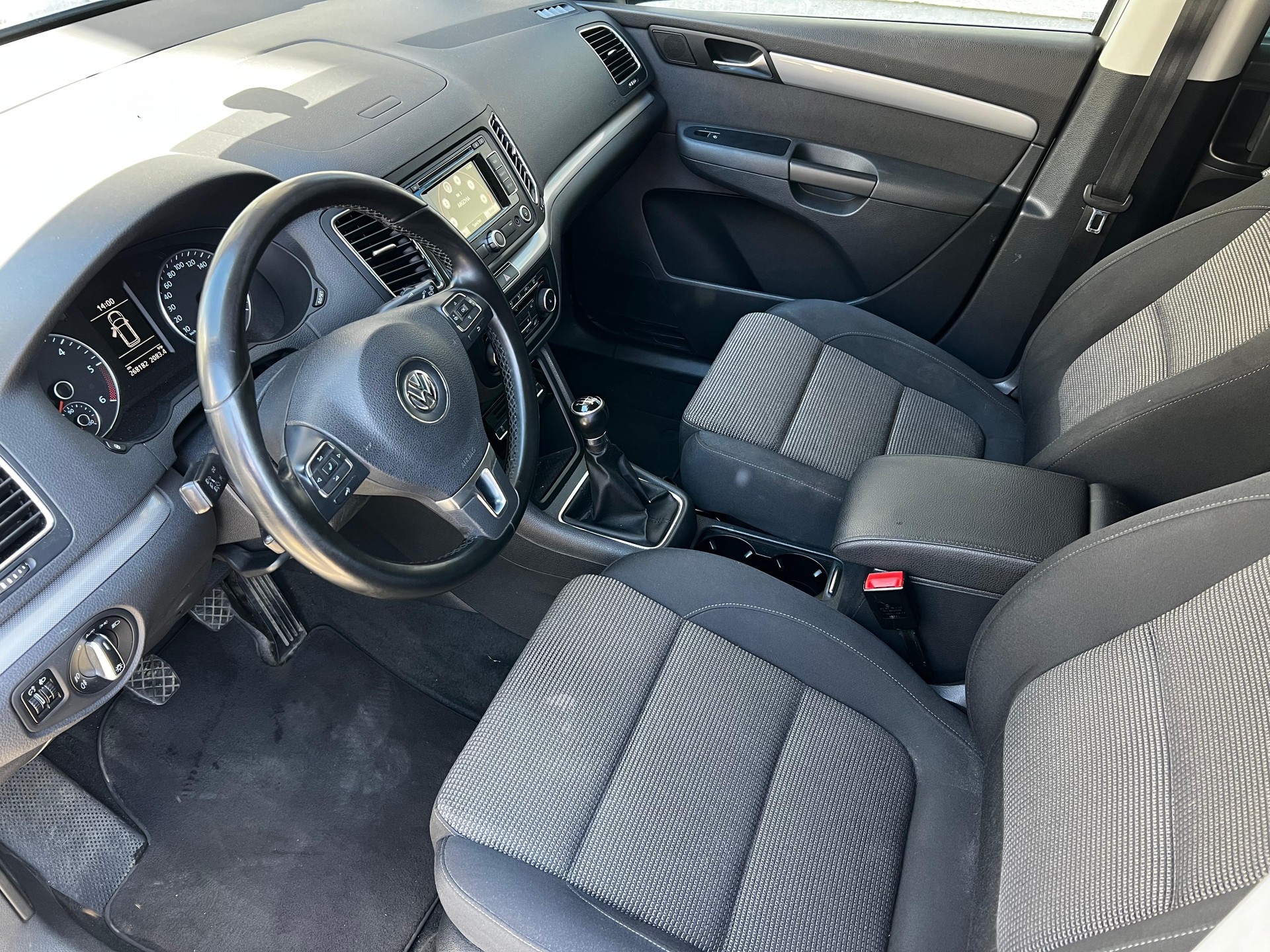 VW Sharan 2.0 TDI BlueMotion Technology Trendline-image-9