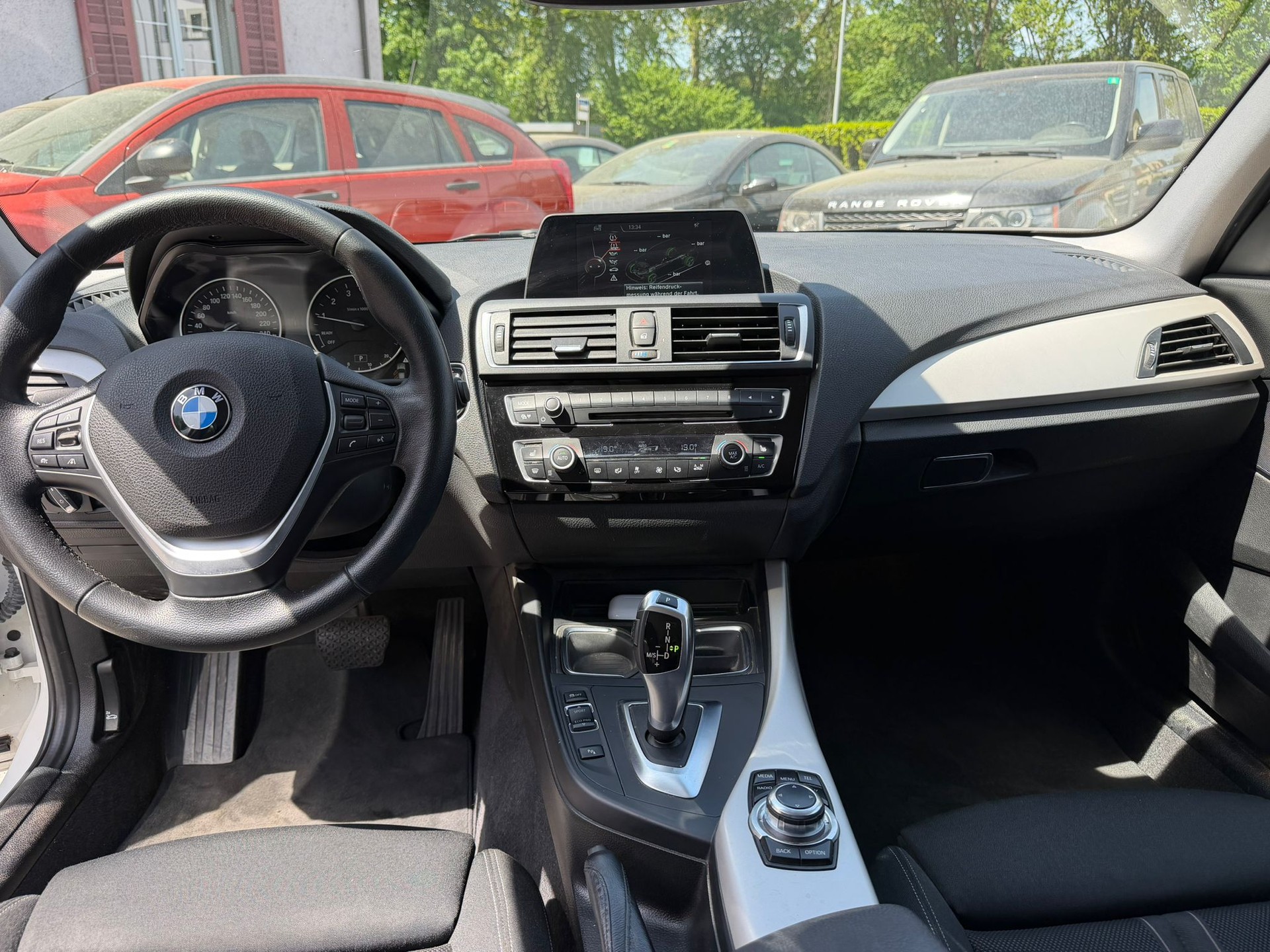 BMW 118i Sport Line Steptronic-image-7