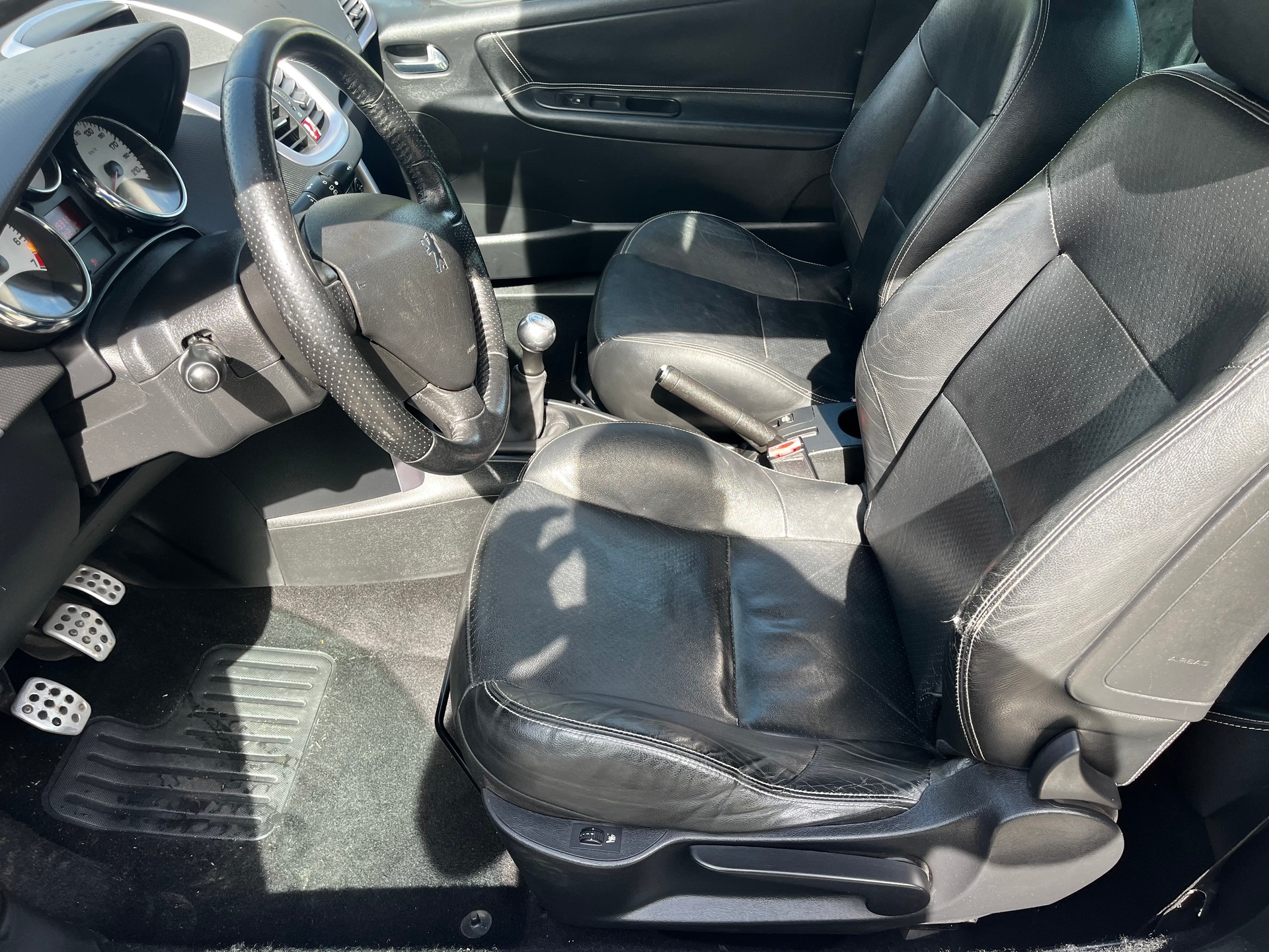 PEUGEOT 207 CC 1.6 16V Turbo Sport-image-8