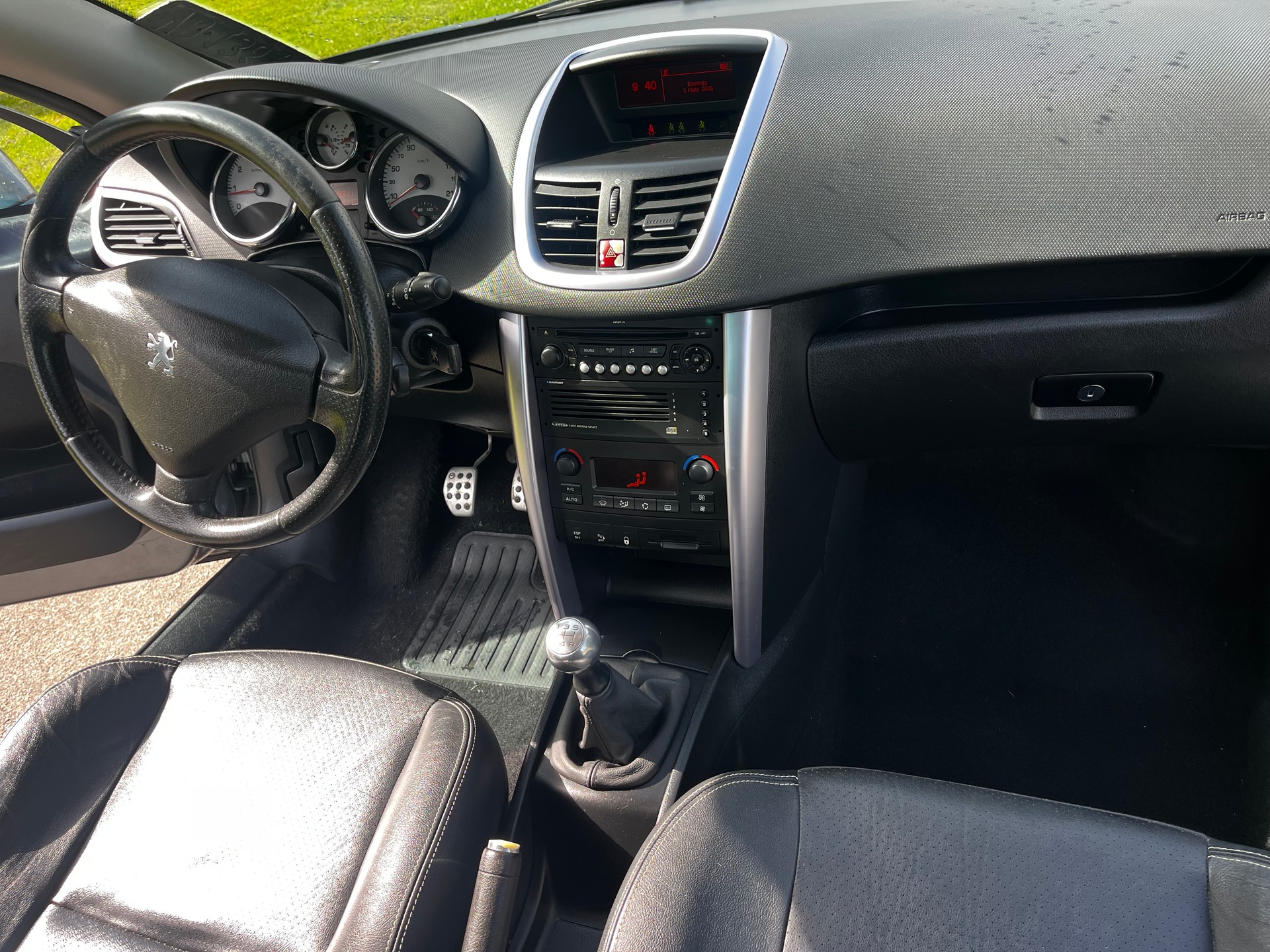 PEUGEOT 207 CC 1.6 16V Turbo Sport-image-13