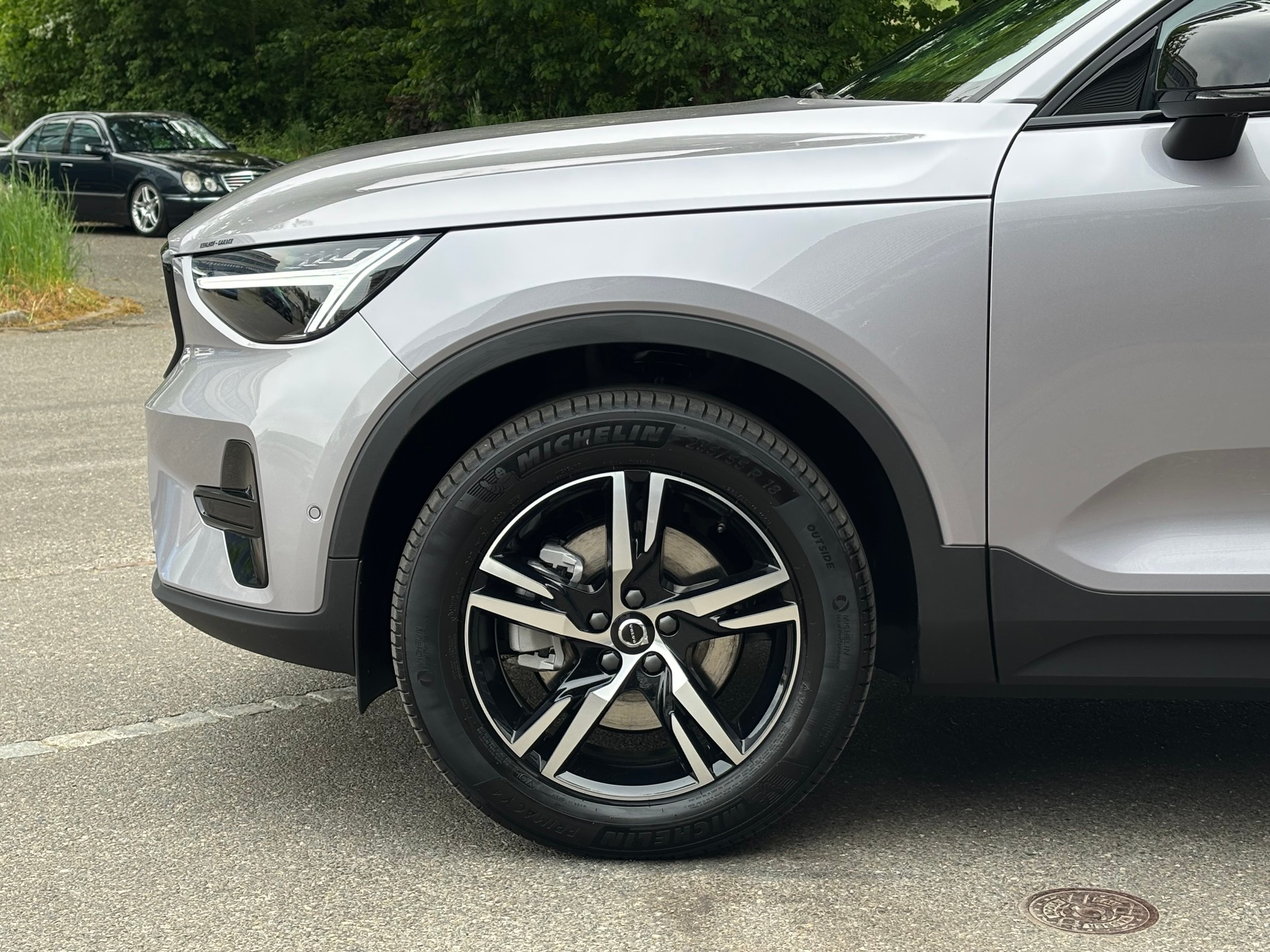 VOLVO XC40 2.0 B4 MH Plus Dark-showroom-element-1