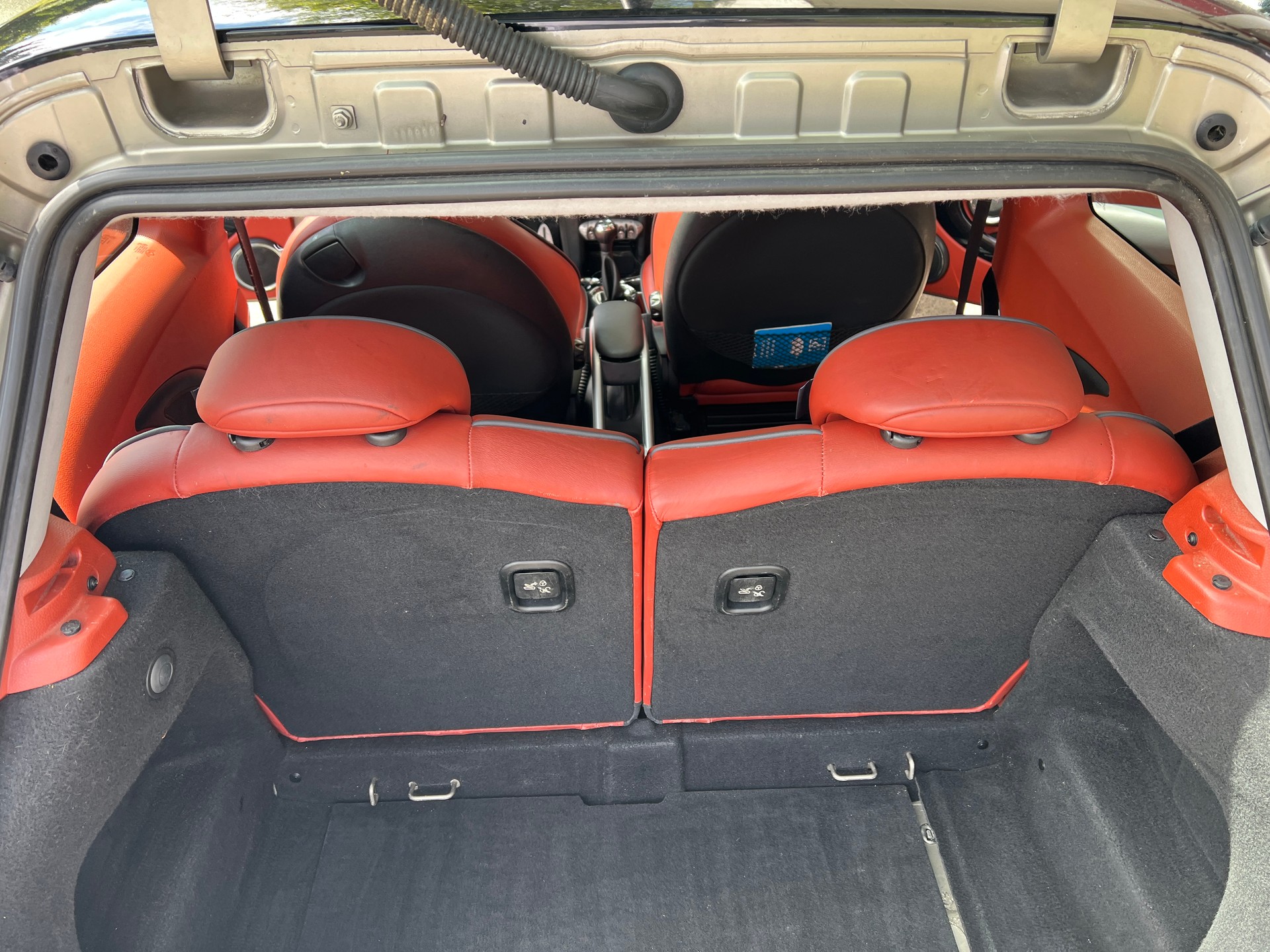 MINI 1.6i Cooper S-image-2