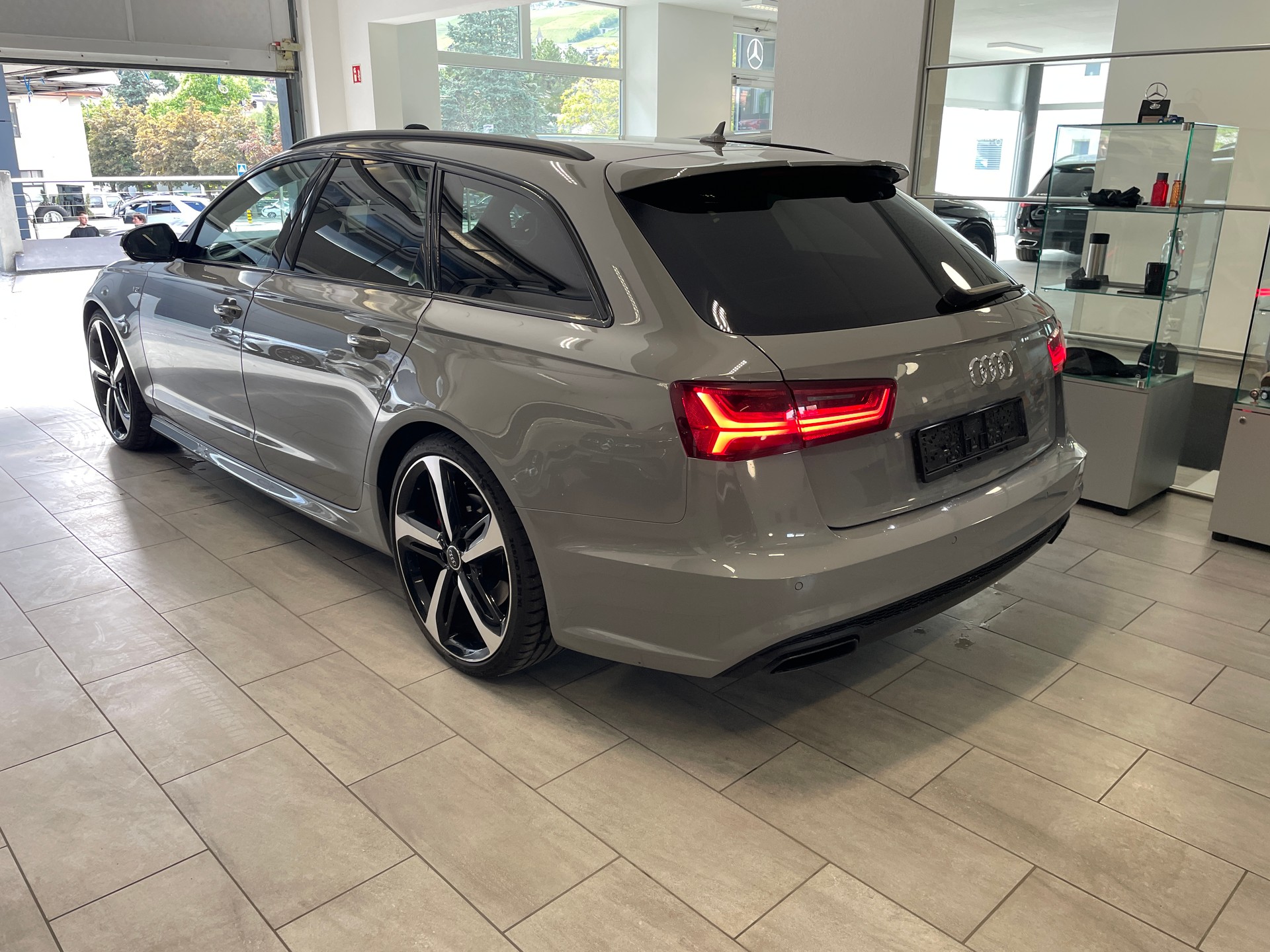 AUDI A6 Avant 3.0 BiTDI V6 qu. competition tiptronic-image-4
