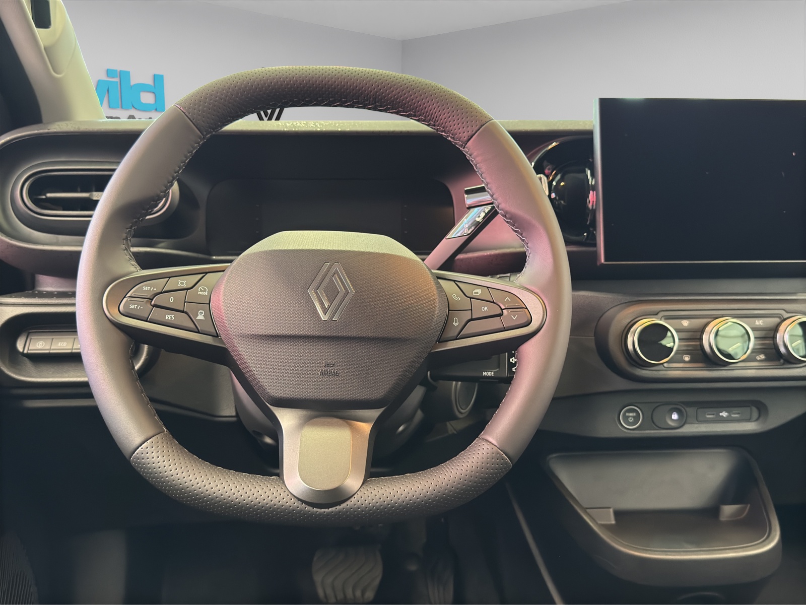 RENAULT Twingo E-Tech Urban Range Techno-image-2