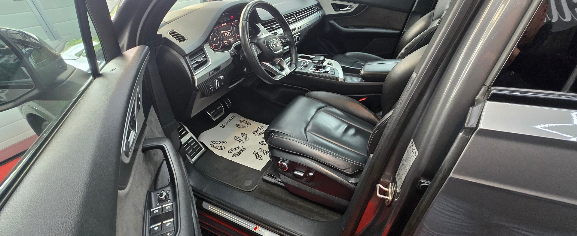AUDI Q7 3.0 TDI quattro tiptronic S line-image-6