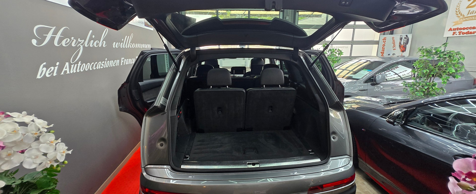 AUDI Q7 3.0 TDI quattro tiptronic S line-image-16
