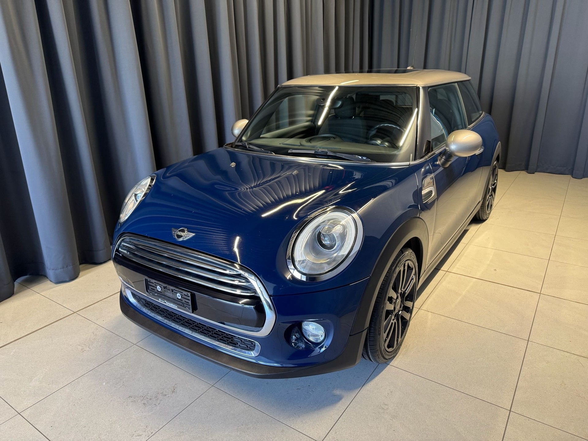 MINI Cooper Steptronic-image-2