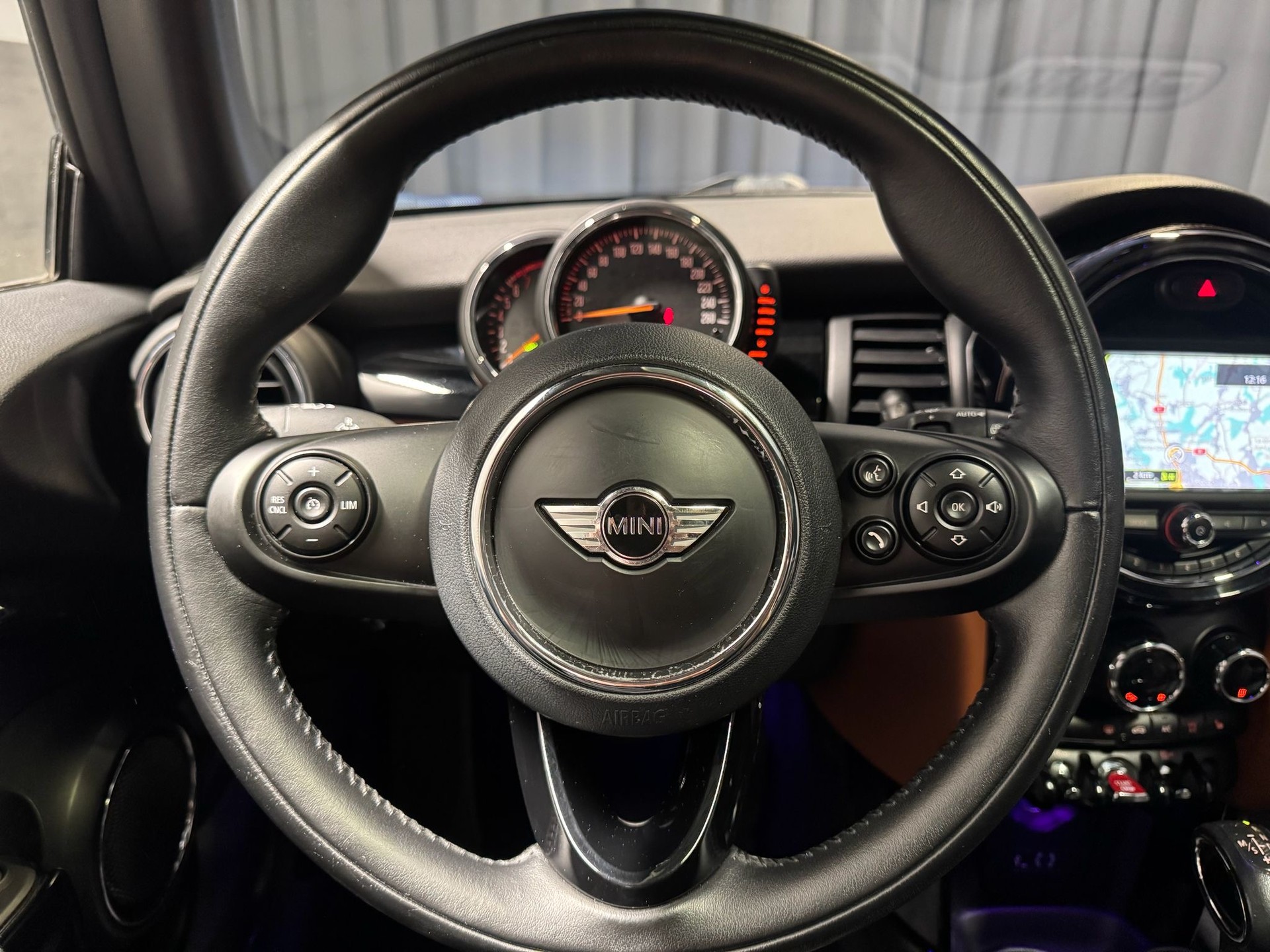 MINI Cooper Steptronic-image-7