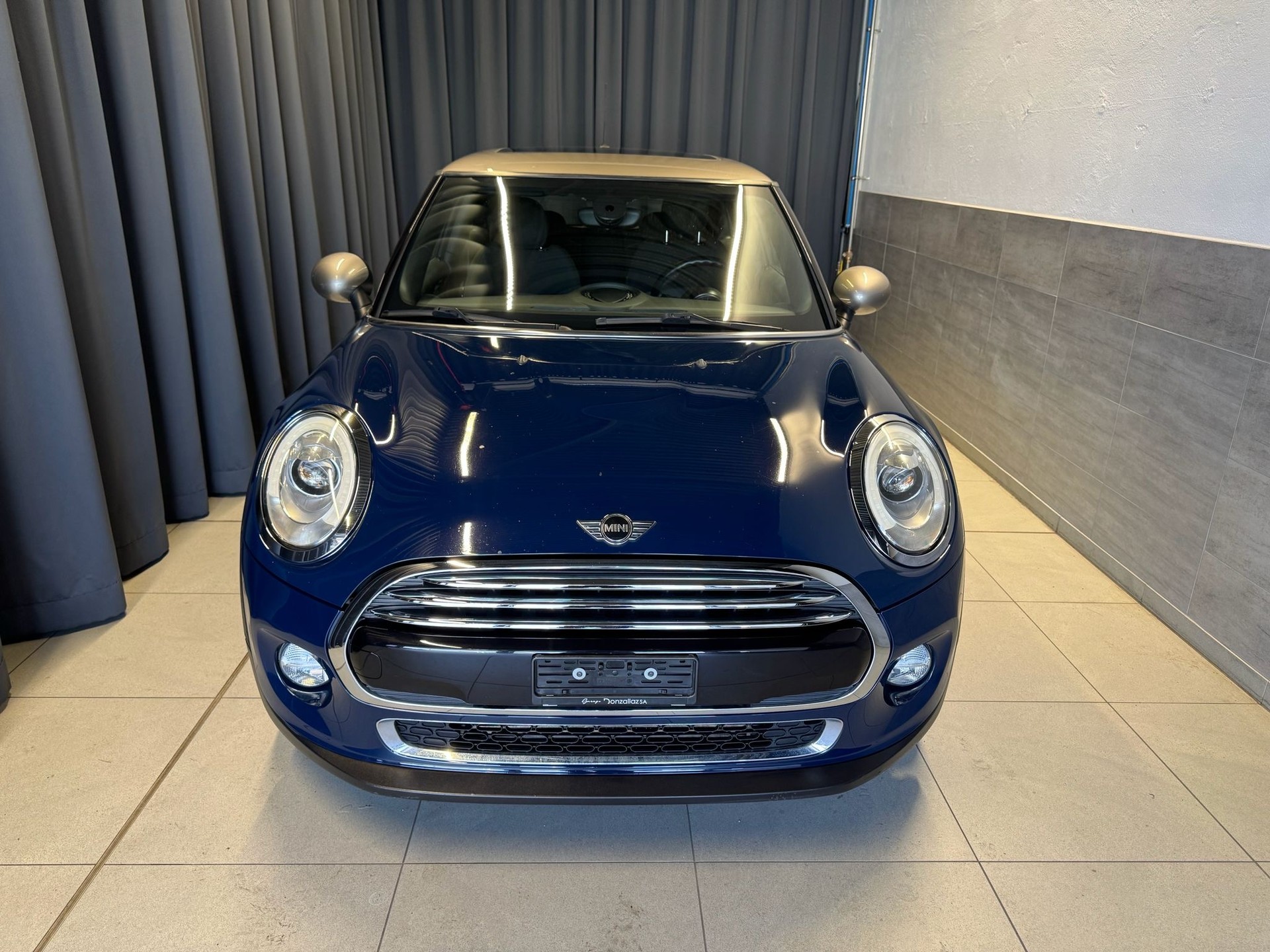 MINI Cooper Steptronic-image-1