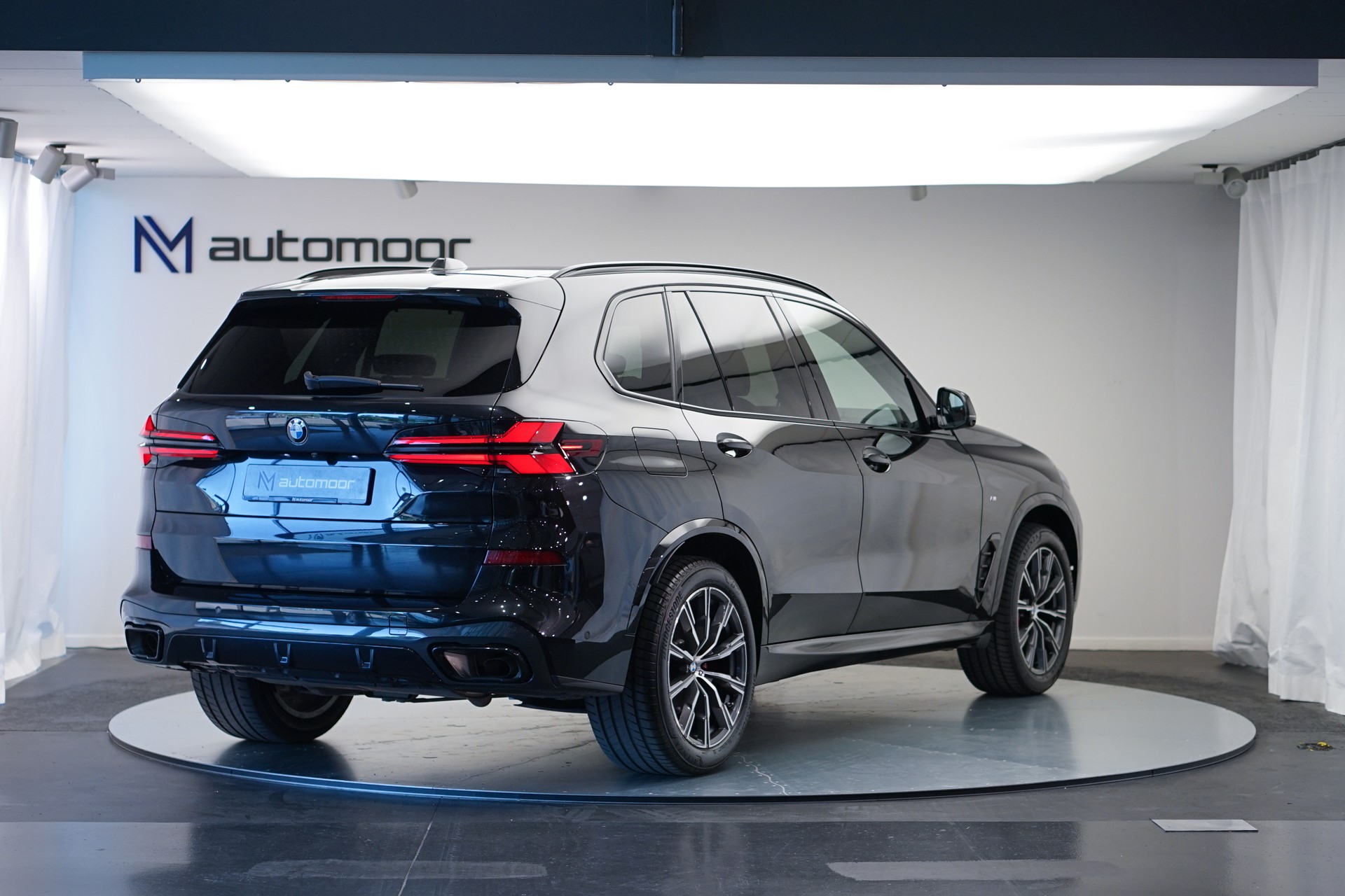 BMW X5 xDrive 48V 40d M Sport Pro Steptronic *7 Sitze* *CH-Fahrzeug*-image-4