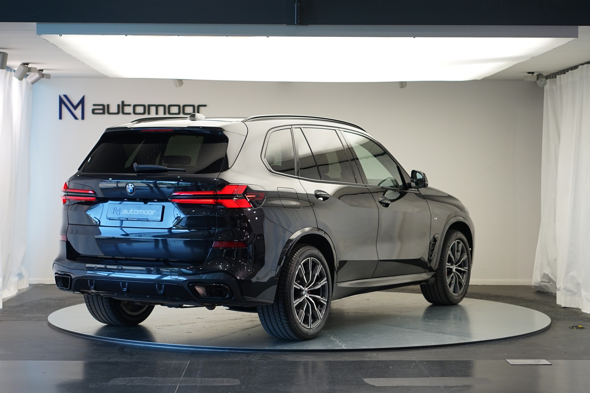 BMW X5 xDrive 48V 40d M Sport Pro Steptronic *7 Sitze* *CH-Fahrzeug*-image-4