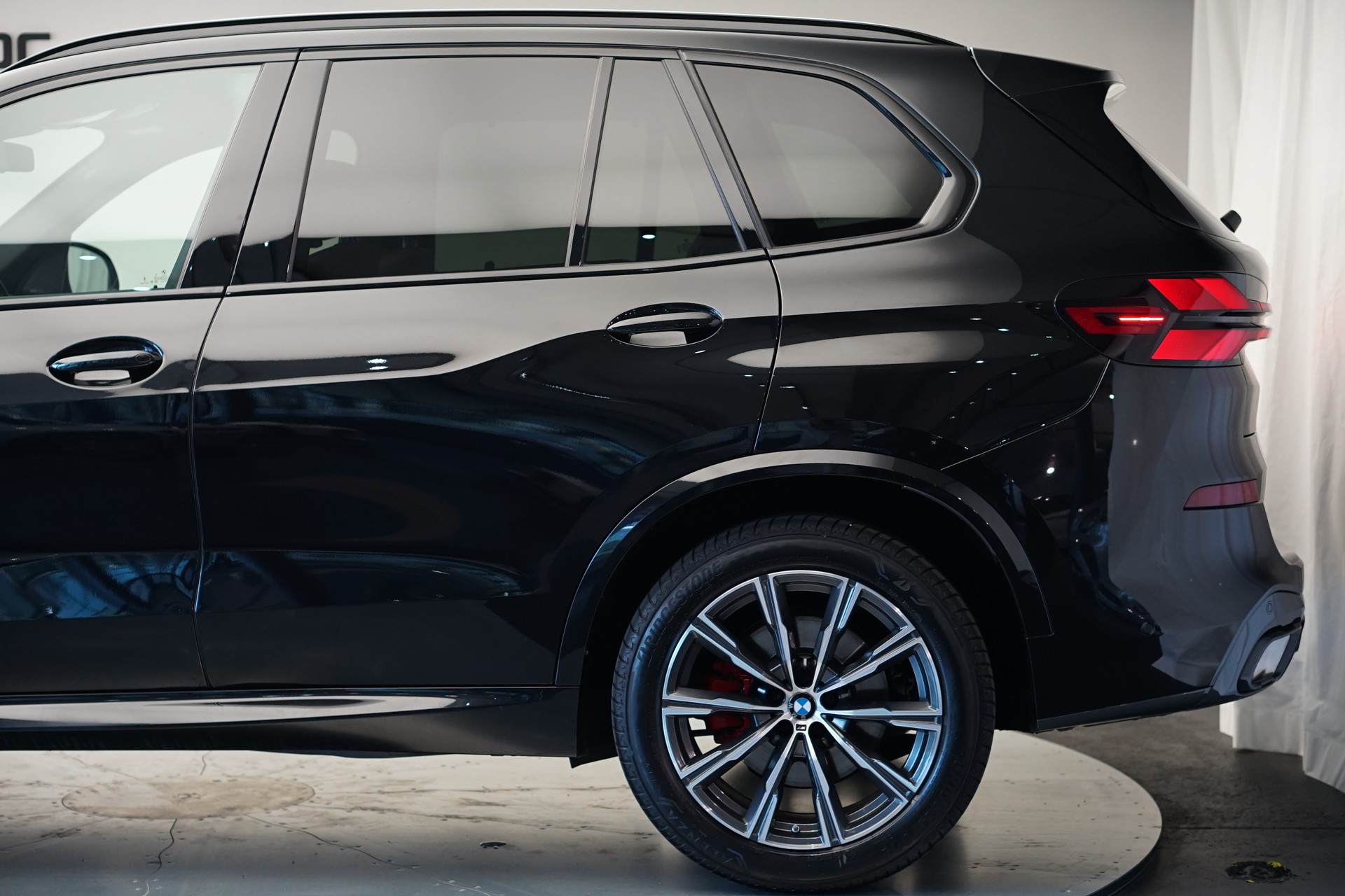 BMW X5 xDrive 48V 40d M Sport Pro Steptronic *7 Sitze* *CH-Fahrzeug*-image-46