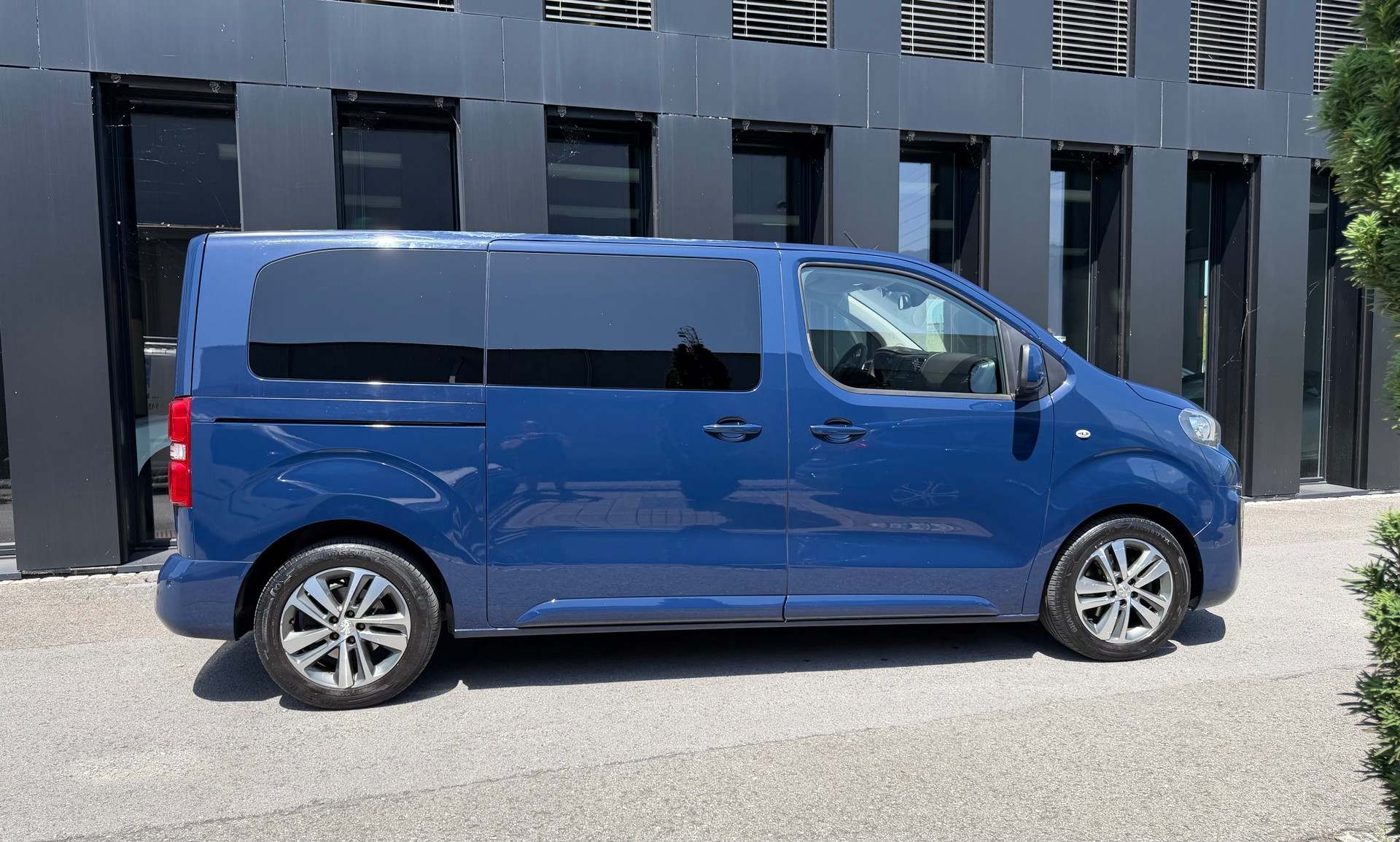 PEUGEOT Traveller 1.6 BlueHDi Active ♦️NEUER DPF*Ab MFK & Service♦️-image-9