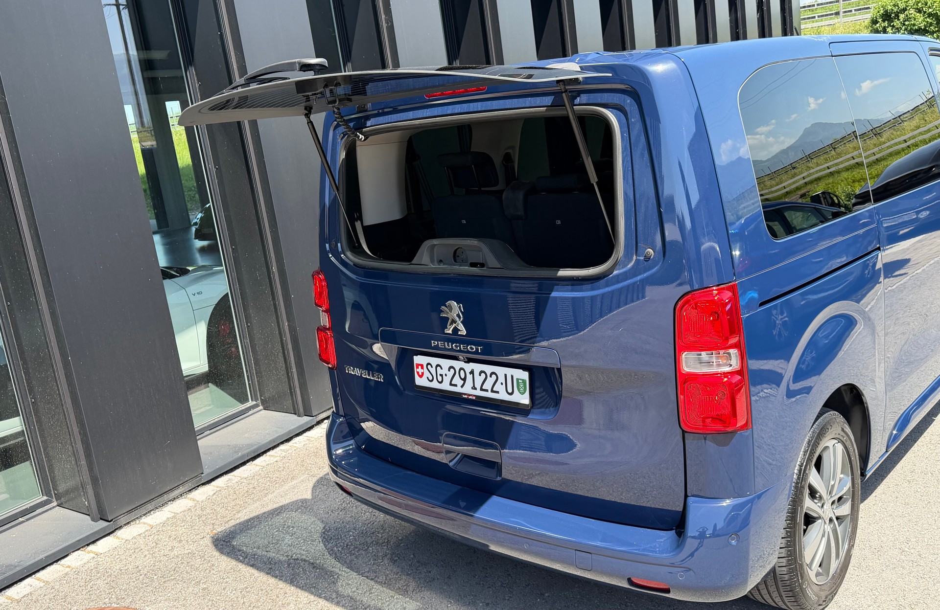 PEUGEOT Traveller 1.6 BlueHDi Active ♦️NEUER DPF*Ab MFK & Service♦️-showroom-element-3
