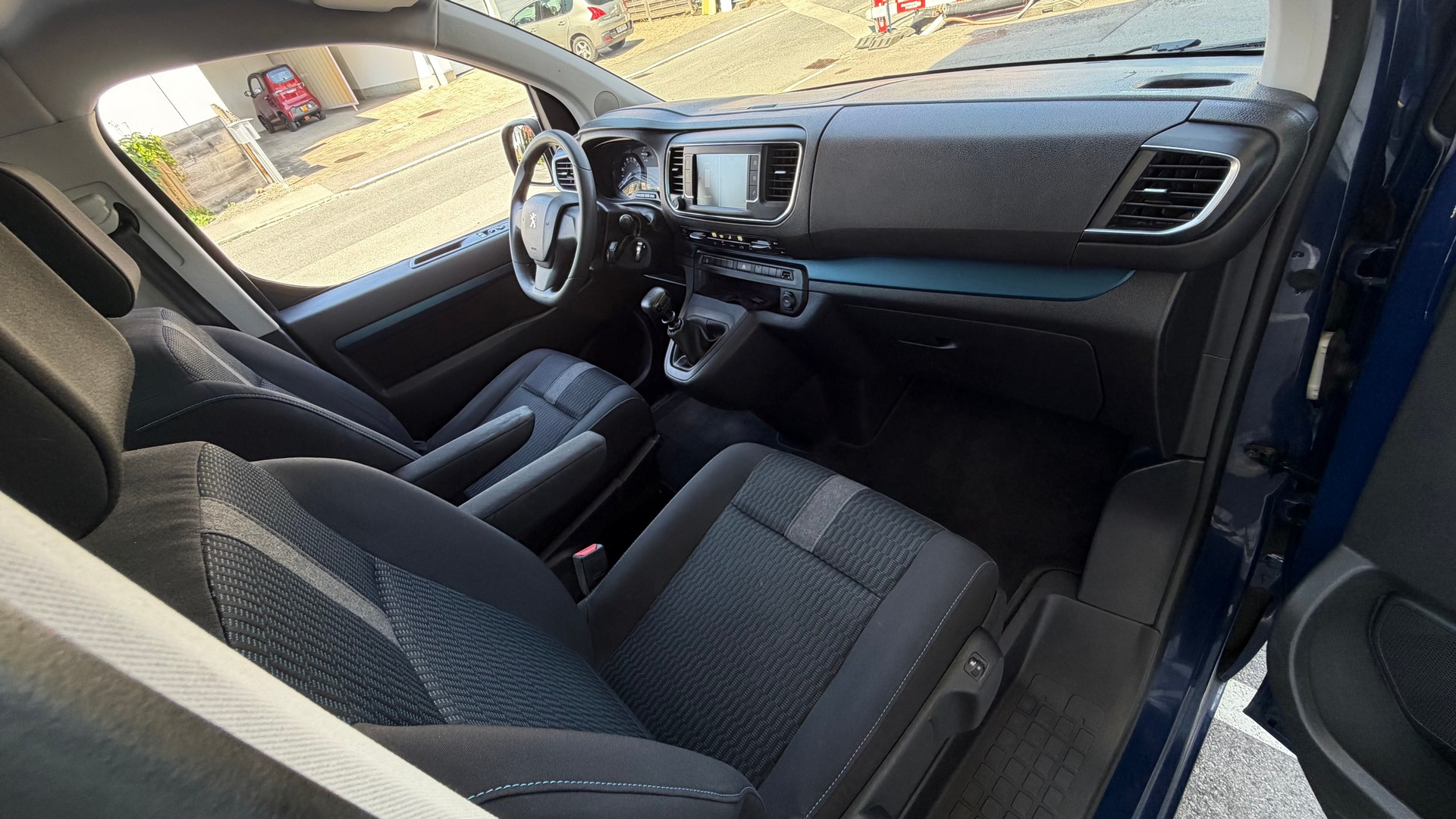 PEUGEOT Traveller 1.6 BlueHDi Active ♦️NEUER DPF*Ab MFK & Service♦️-image-16