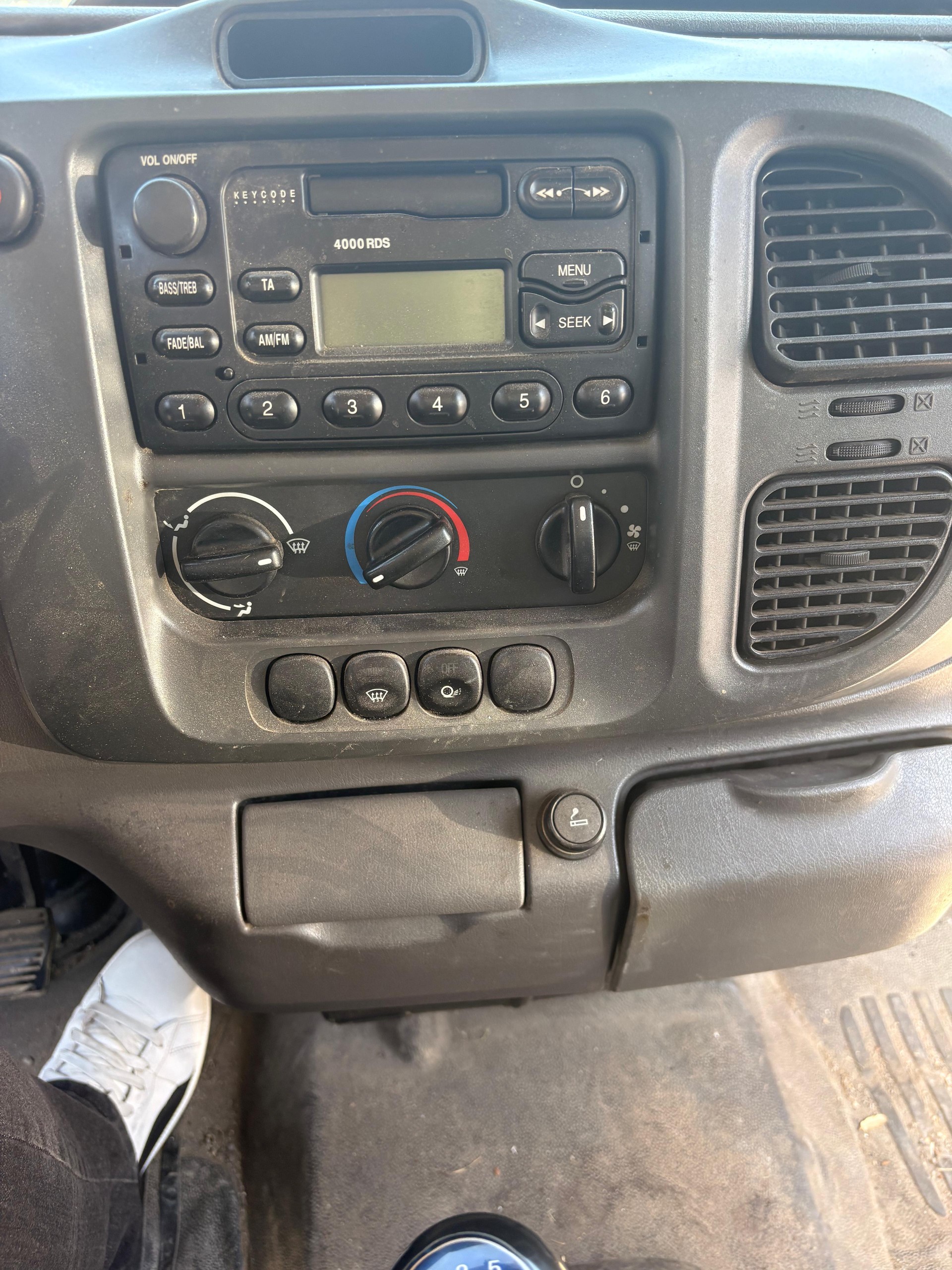 FORD Transit 2.0TD 330 M-image-6