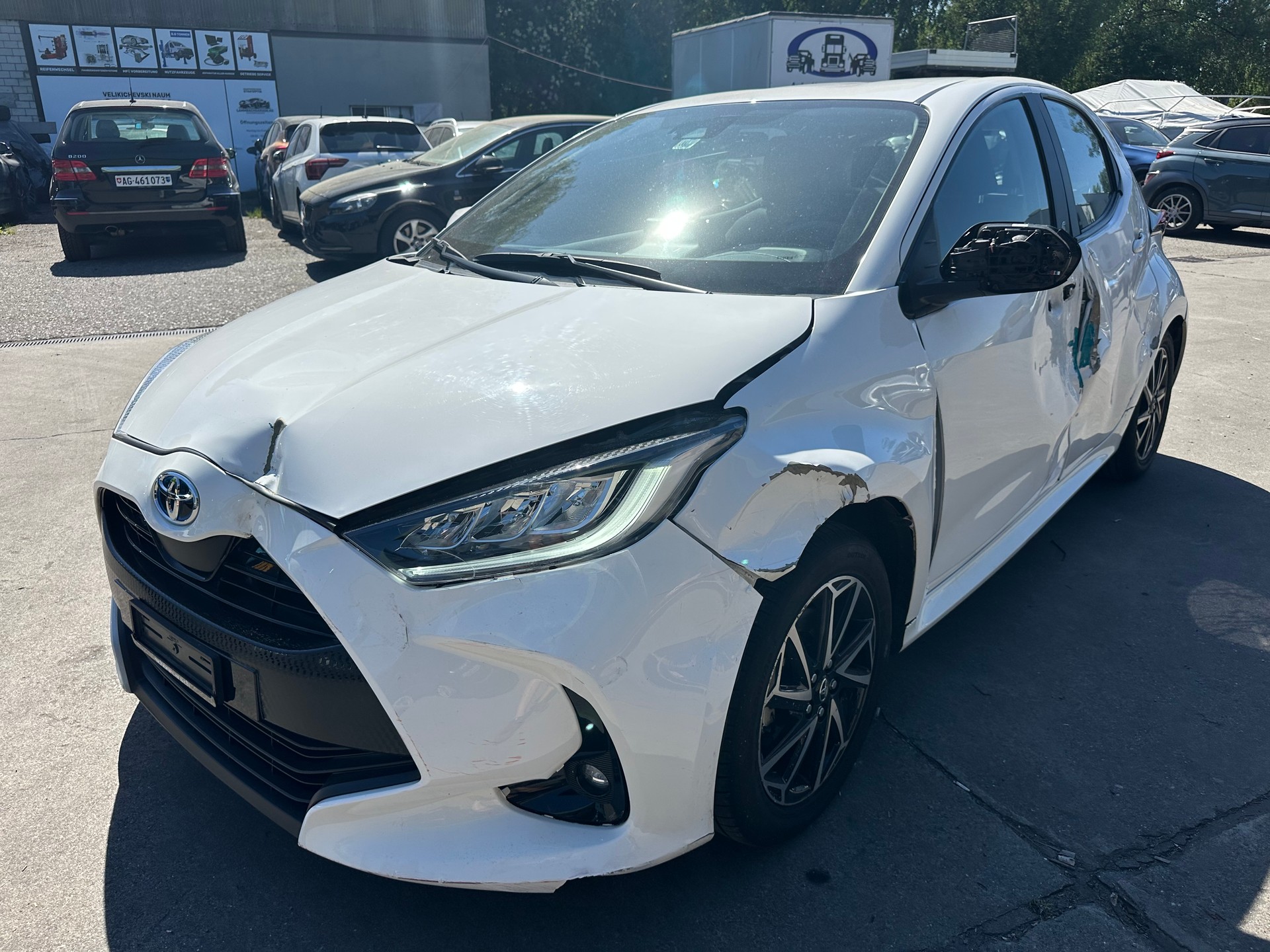 TOYOTA Yaris 1.5 Active e-CVT-image-5