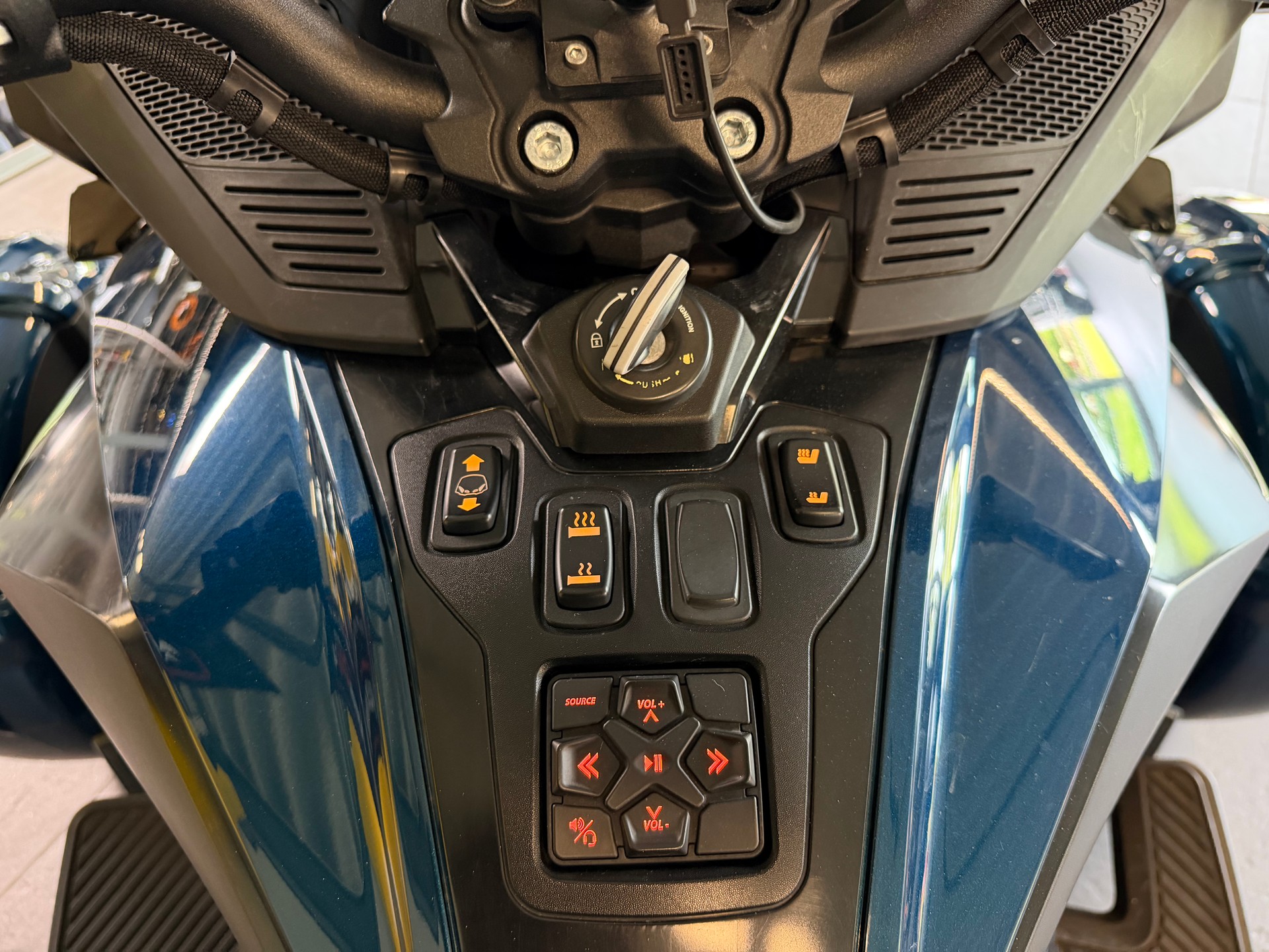 CAN-AM Spyder RT-LTD Dark Edition SE6-image-14