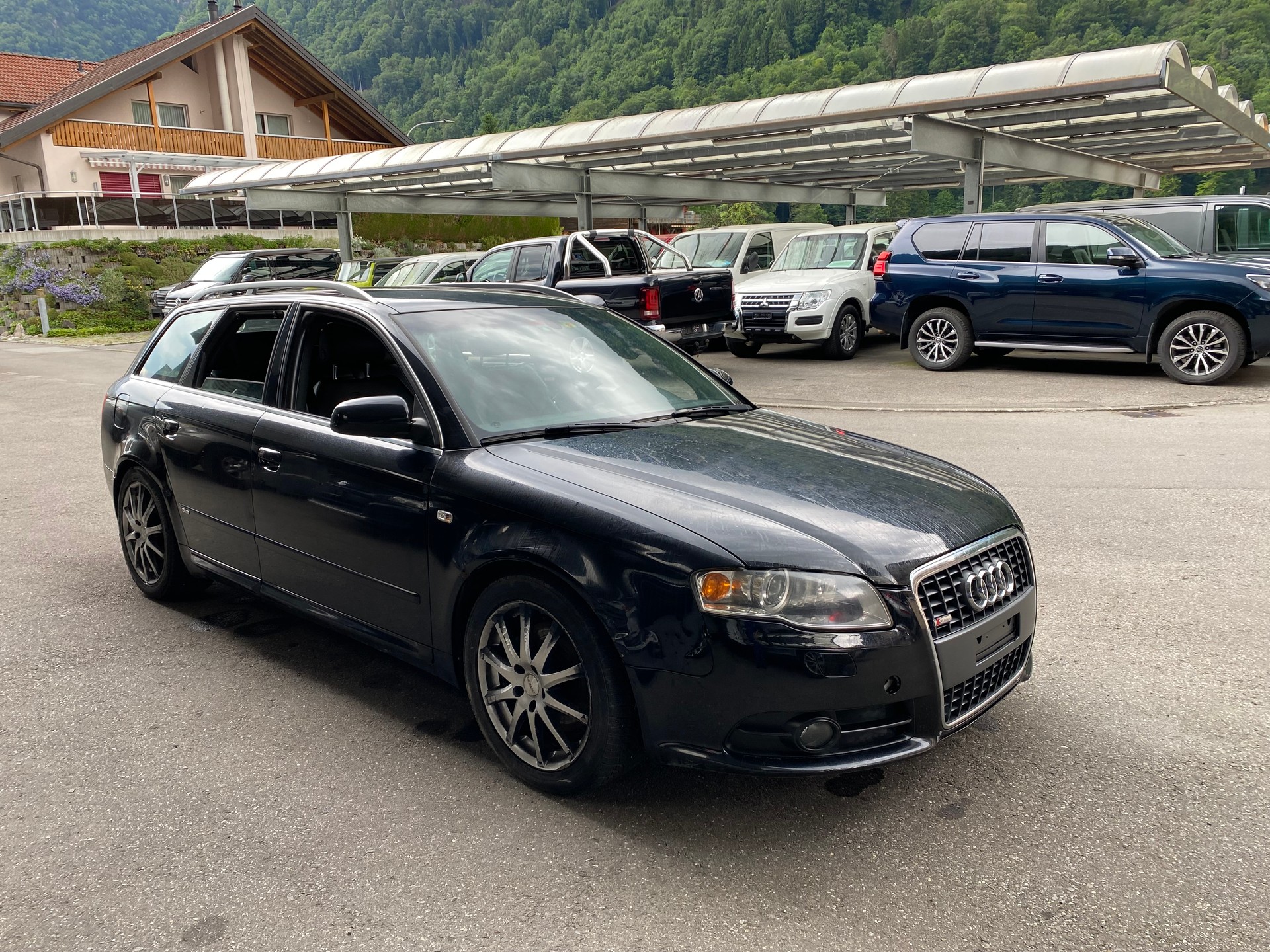 AUDI A4 Avant 2.0 TDI quattro-image-9