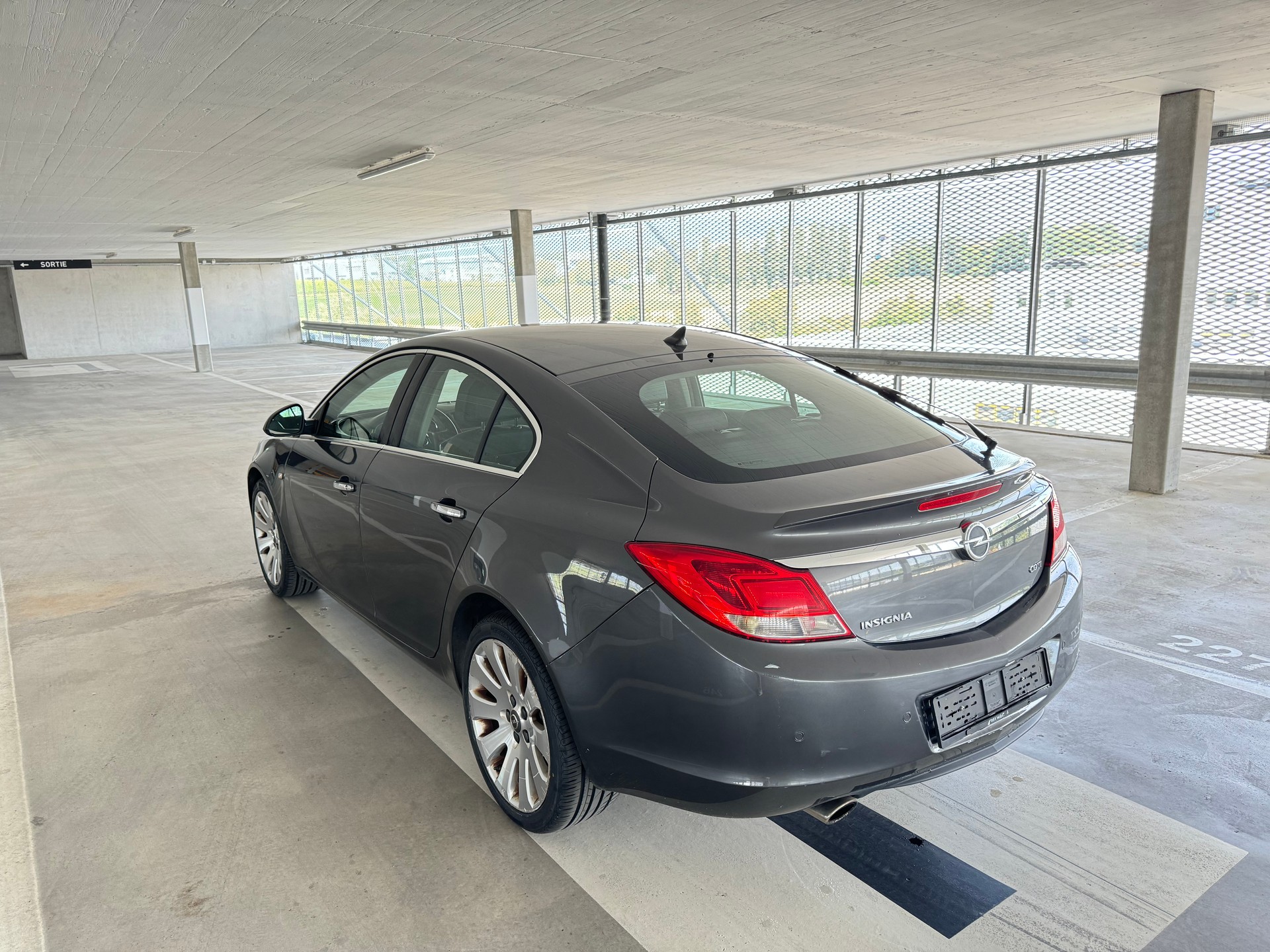 OPEL Insignia 2.0 CDTI Edition Automatic-image-7