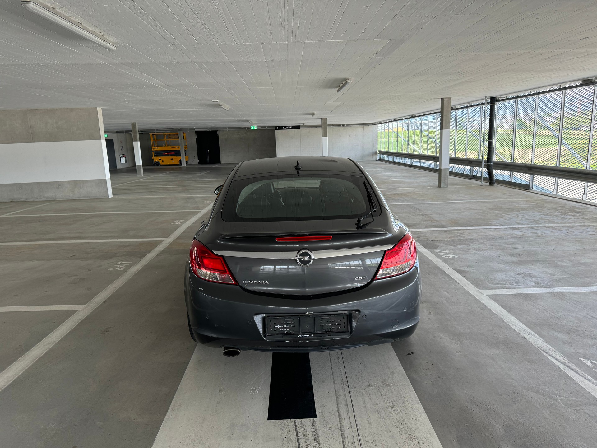 OPEL Insignia 2.0 CDTI Edition Automatic-image-6