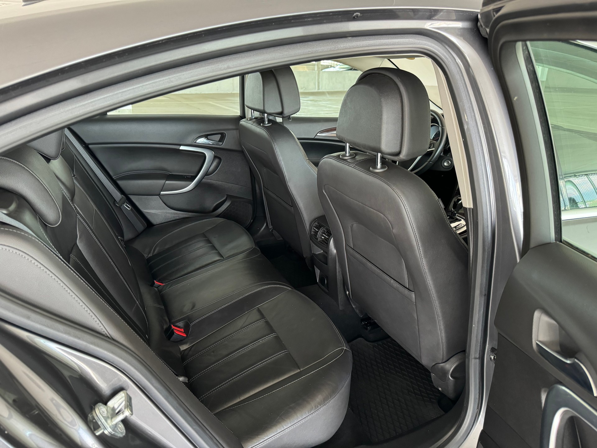 OPEL Insignia 2.0 CDTI Edition Automatic-image-13