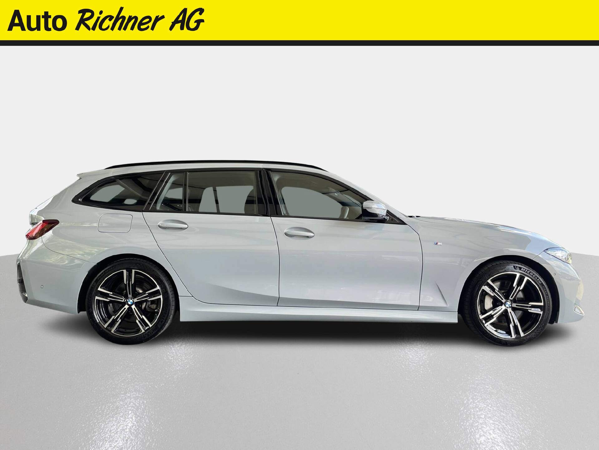 BMW 330i xDrive SAG Touring-image-2