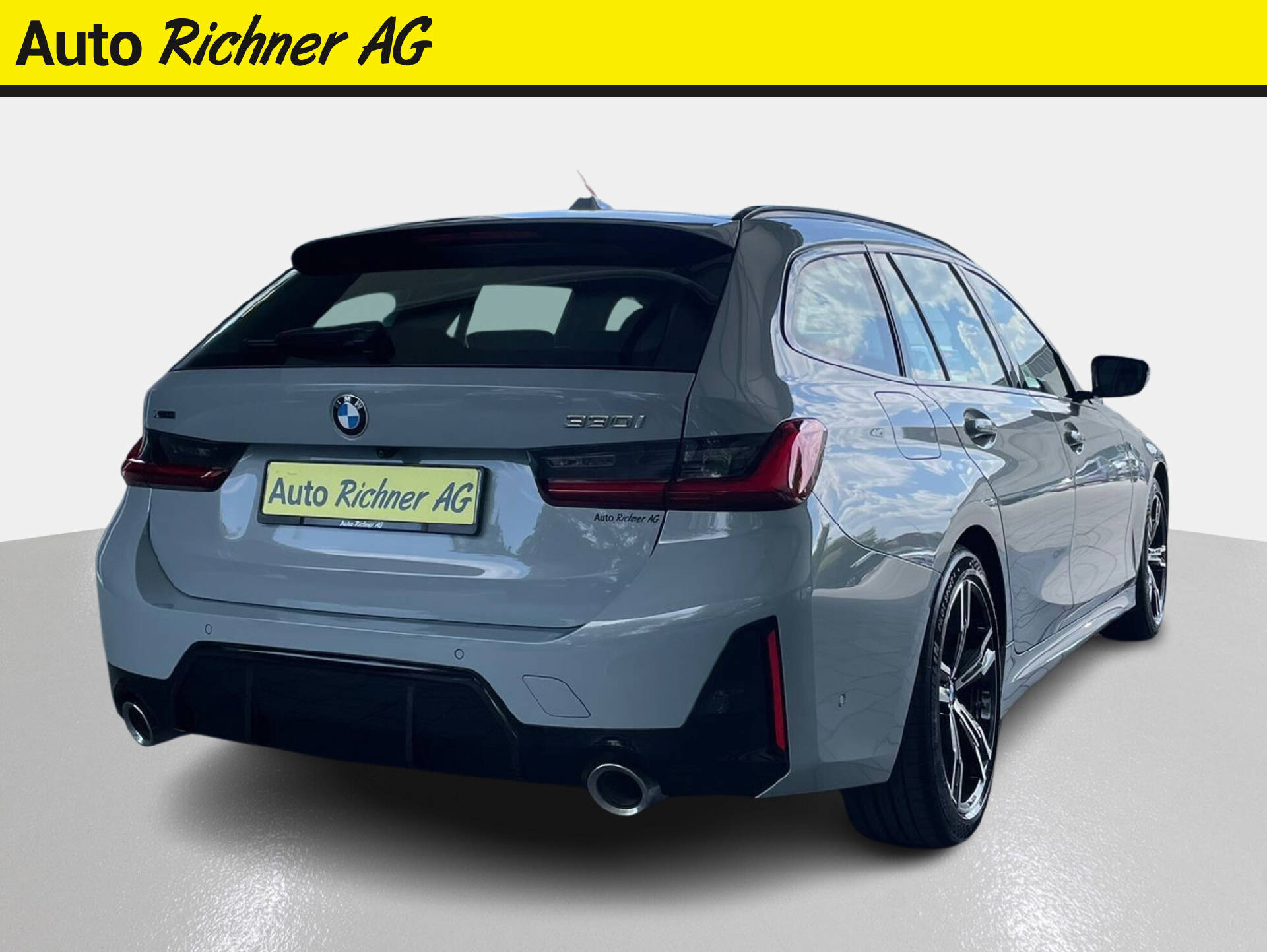 BMW 330i xDrive SAG Touring-image-3
