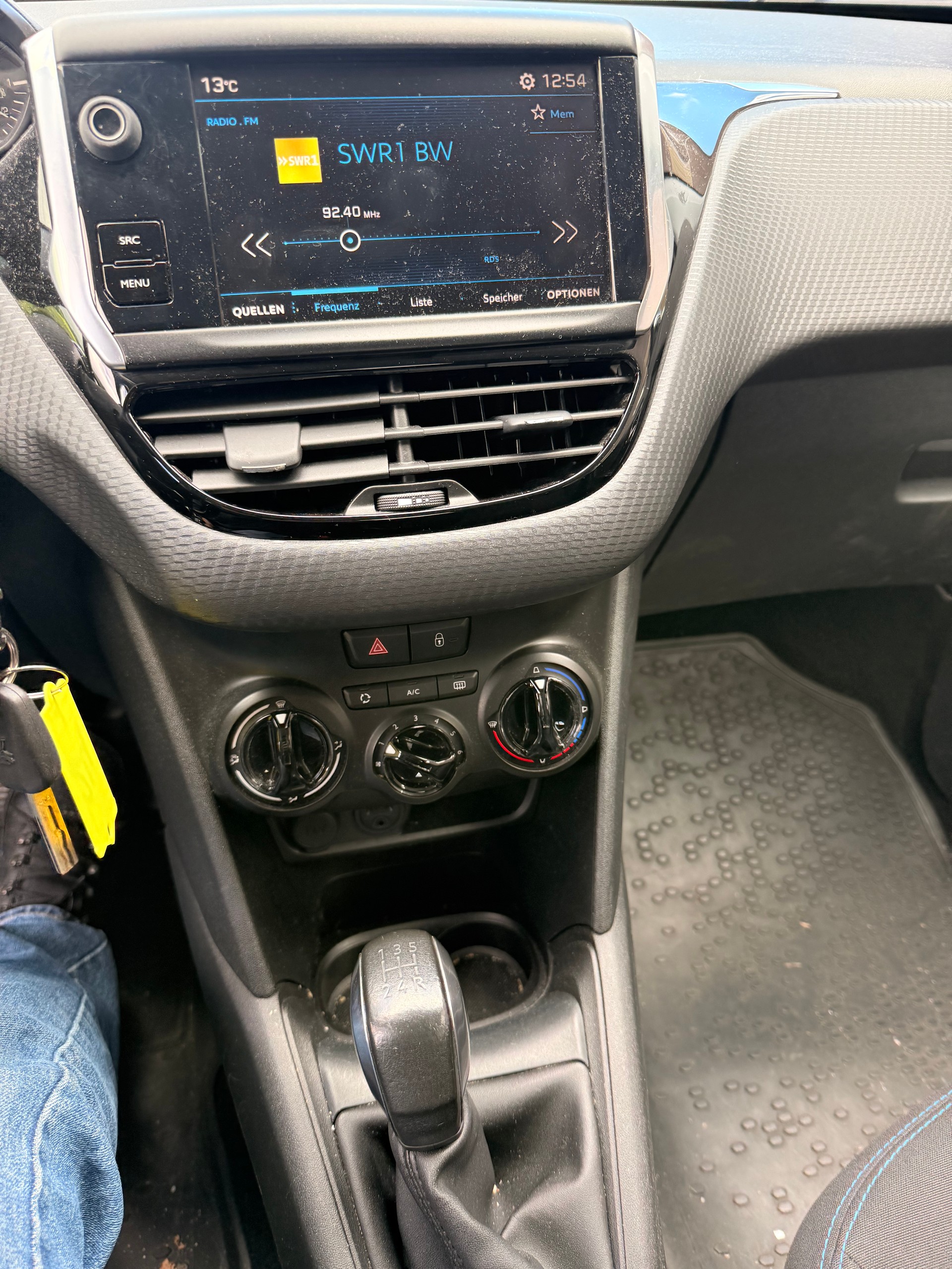 PEUGEOT 208 1.2 PureTech Access-image-11