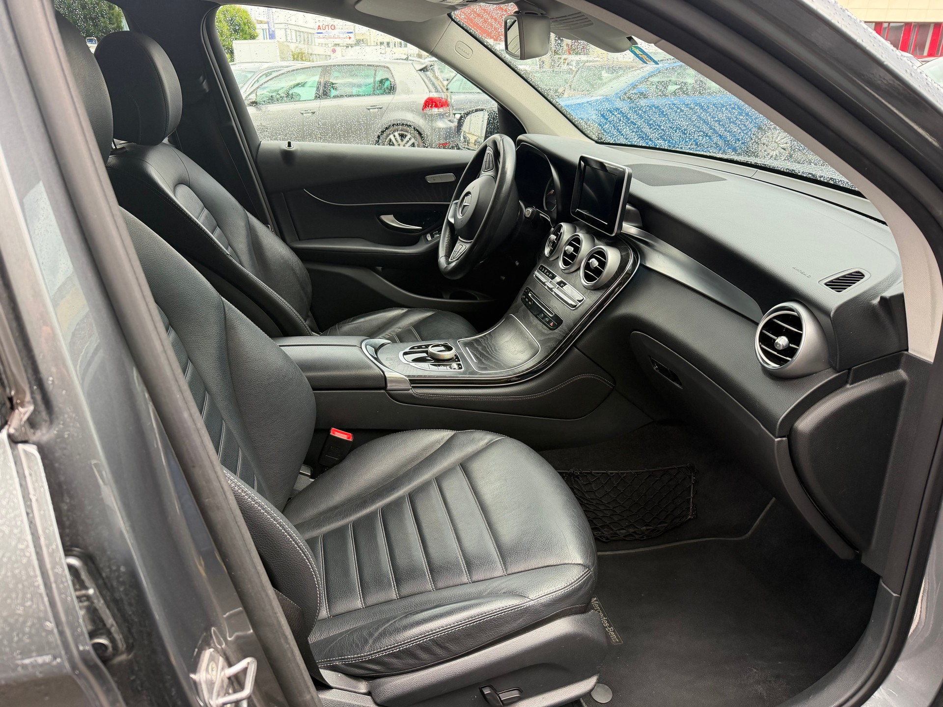 MERCEDES-BENZ GLC 250 d 4Matic 9G-Tronic-image-11