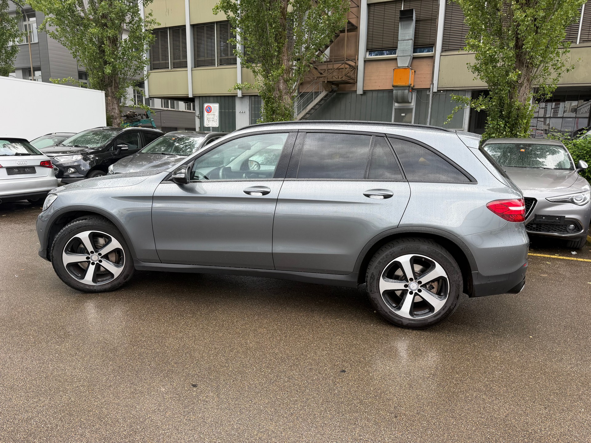 MERCEDES-BENZ GLC 250 d 4Matic 9G-Tronic-image-4