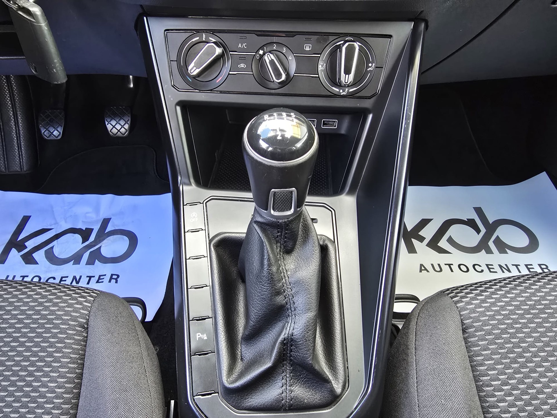 VW Polo 1.0 BMT Trendline-image-10