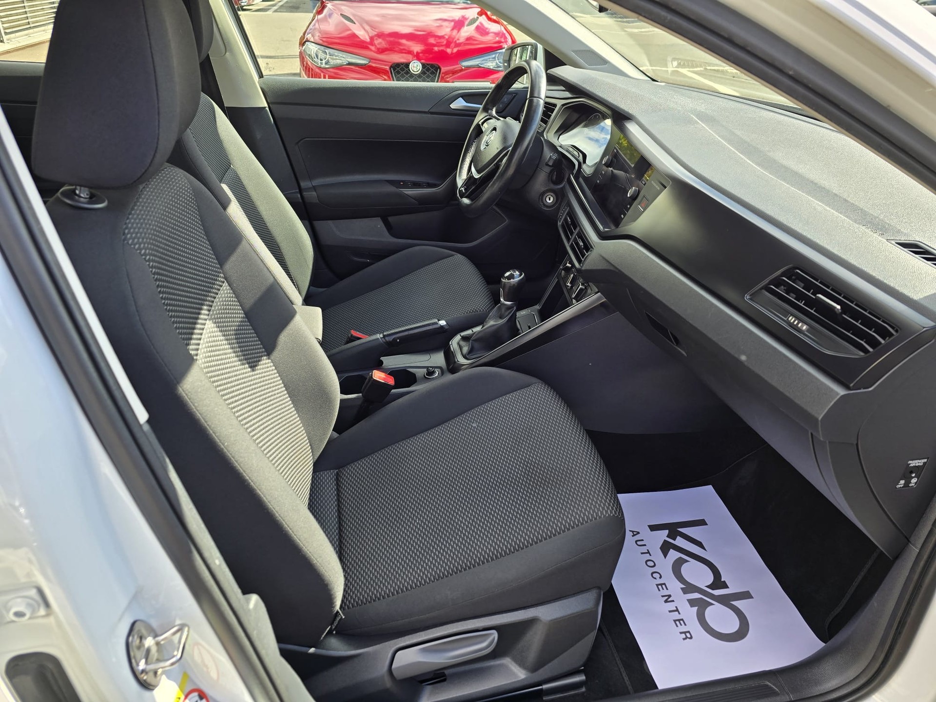 VW Polo 1.0 BMT Trendline-image-12